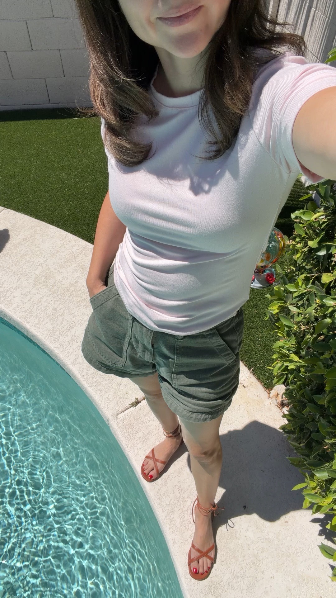 The kind of outfit I reach for on repeat when it’s too hot to think but I still want to look put together
Lightweight tee + easy pull-on shorts + simple sandals = effortless every time

Everything fits petite-friendly (I’m 5’2) and works for everyday mom life—pool days, errands, quick outings

Petite summer outfit, 5’2 style, mom outfits, casual everyday look, lightweight summer basics, easy outfit formula



#LTKPetite #LTKootd