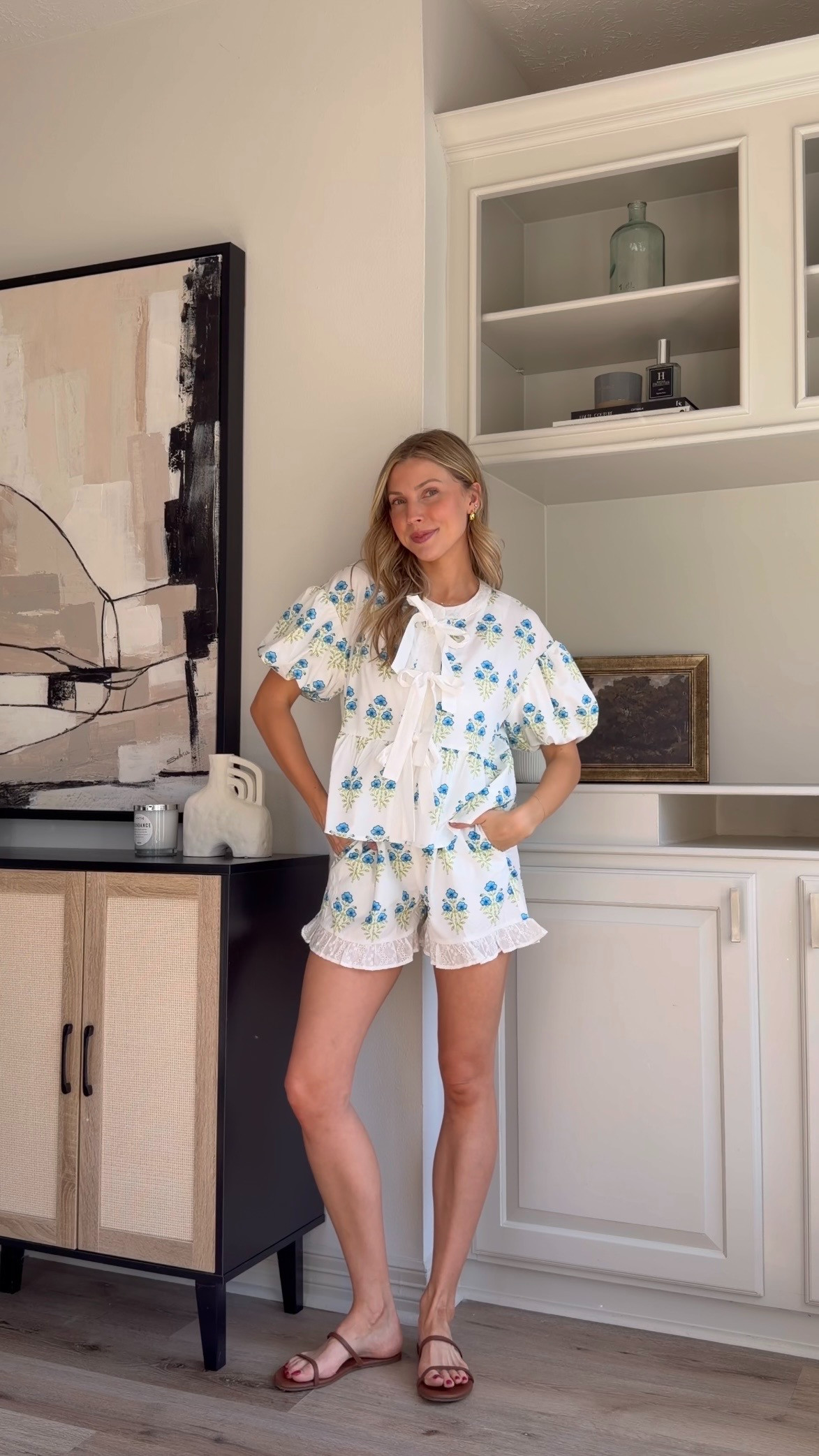 Nursing friendly set for spring! Shorts are stretchy! Size S.
 

 