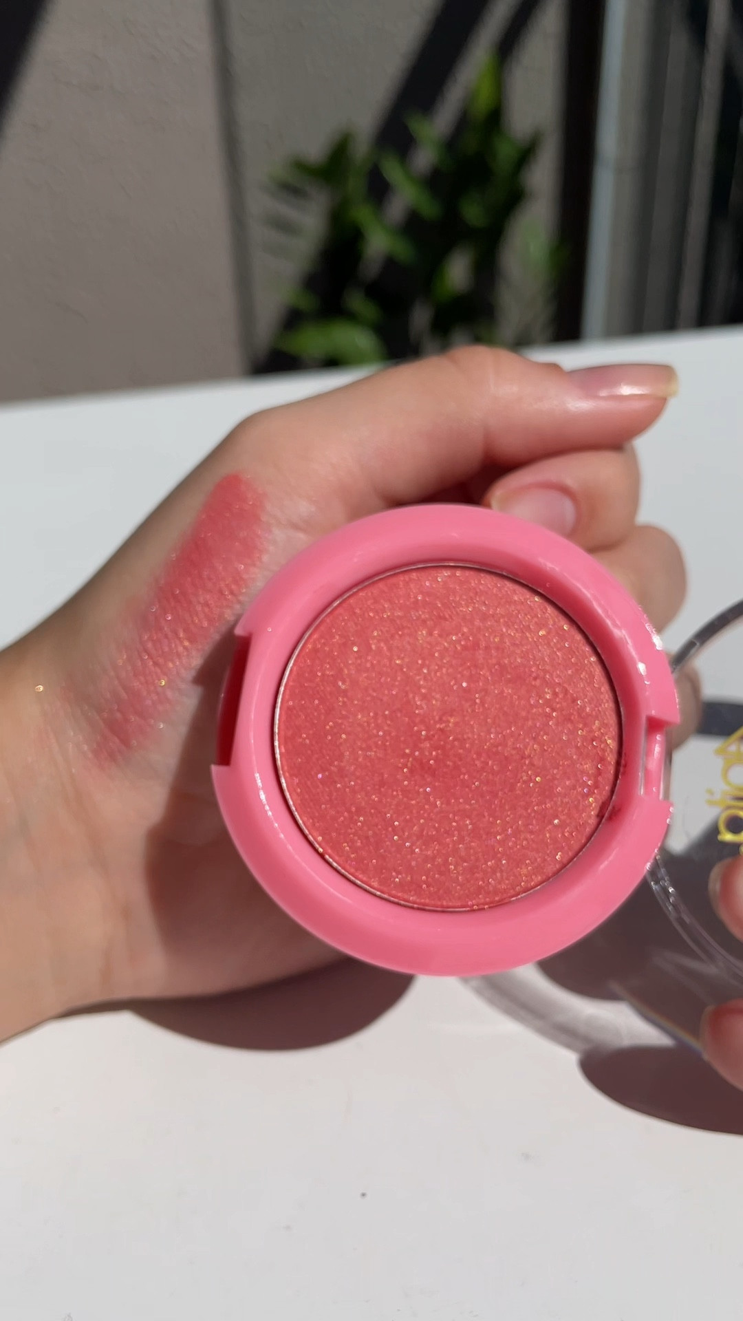 Para quem ama blush com brilho ✨

Esse da Anita é de tirar o fôlego 

#LTKU #LTKbeauty #LTKbrasil