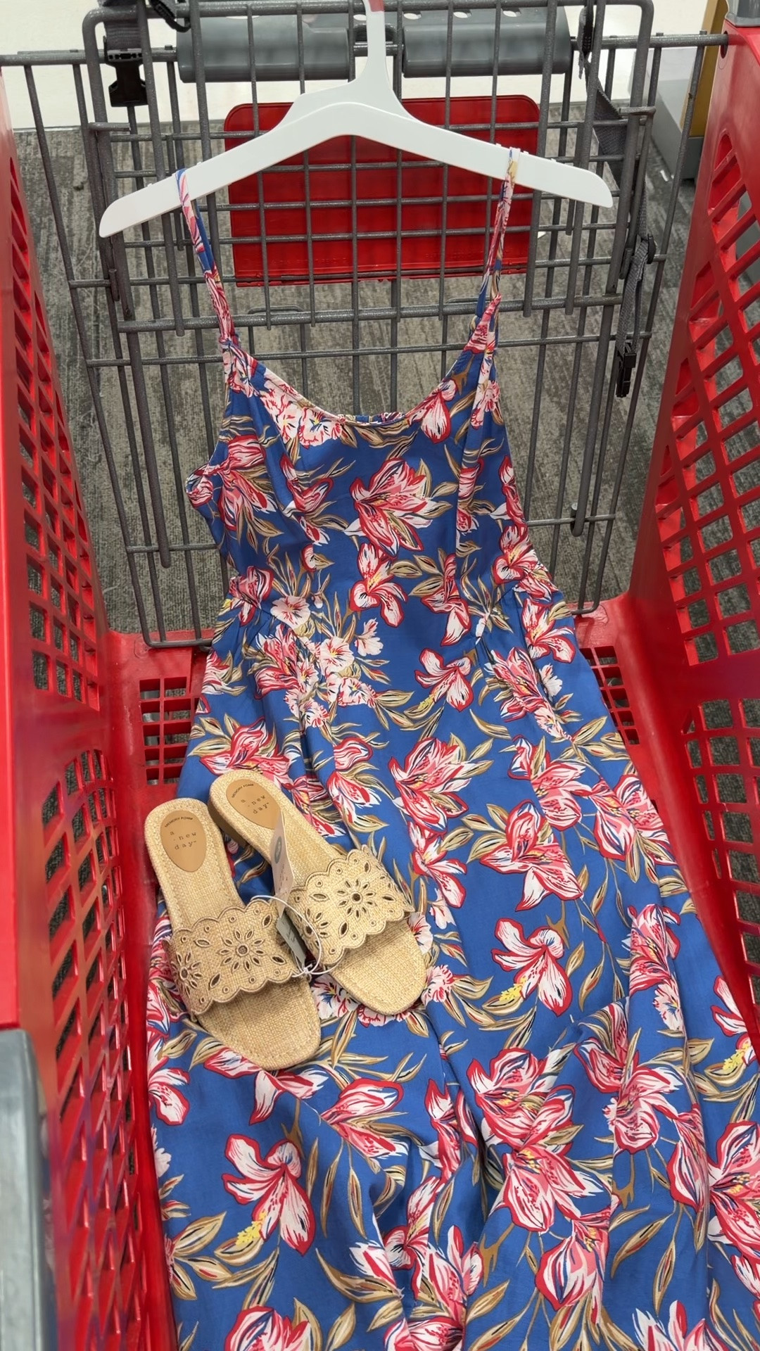 This dress is so pretty, and it’s on sale! #target summer outfit