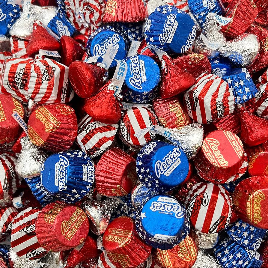 Patriotic Chocolate Candy Assortment HERSHEY'S KISSES, Peanut Butter Cups Miniatures, American Fl... | Amazon (US)