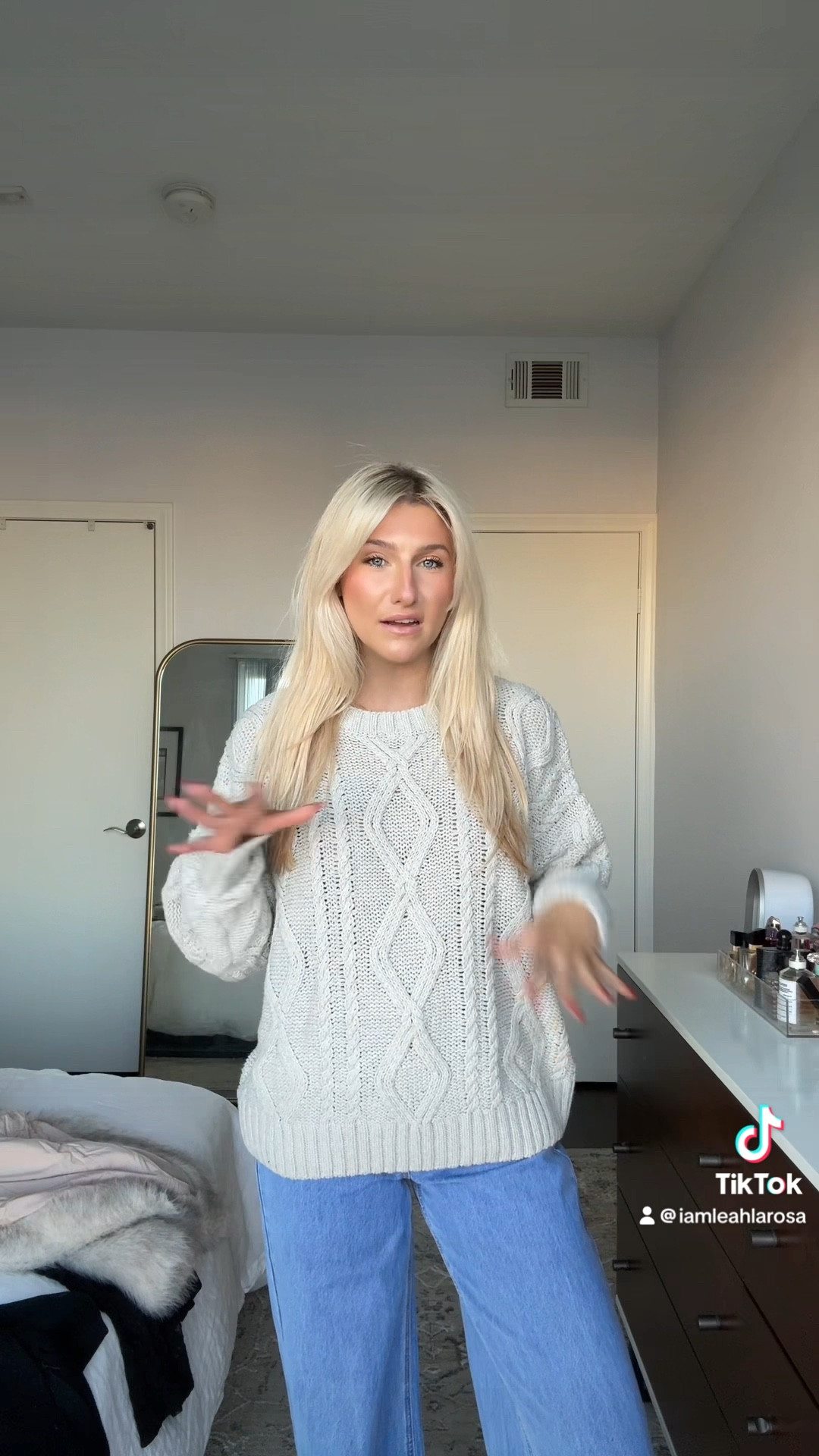 Perfect cozy sweater, fall sweater, oversized sweater, fall sweater, fall outfits 

#LTKSeasonal #LTKstyletip #LTKVideo