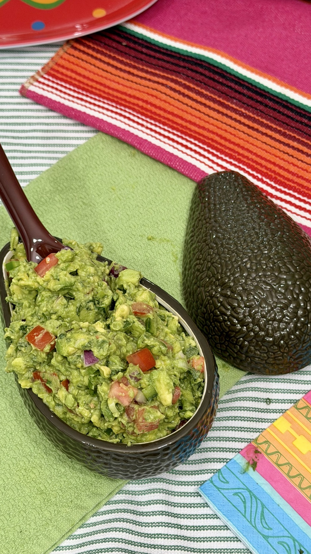 Easy homemade guacamole 🥑 perfect for cinco de mayo or any party all summer long! Serve in the cutest avocado dish! Perfect for hosting

#LTKfoodie #LTKSeasonal