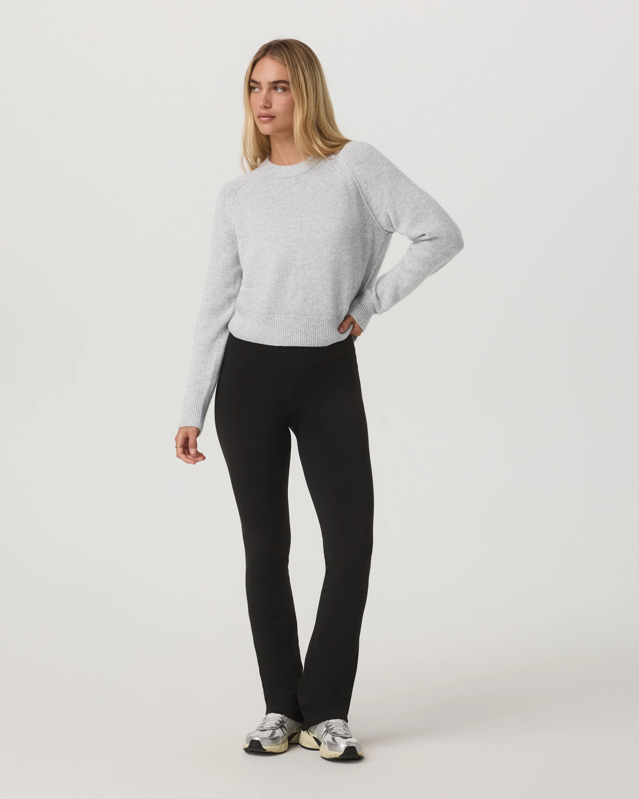 Émilie Cashmere Crew | Women's Pale Grey Heather | Vuori | Vuori Clothing (US & Canada)