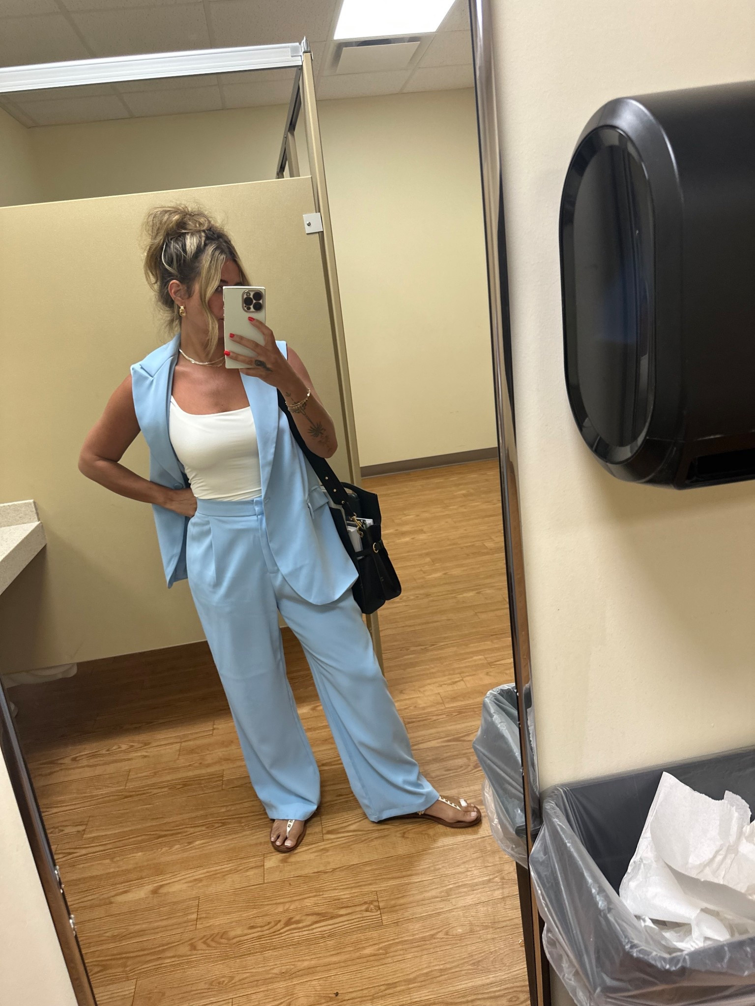 I LOVE being able to show off my passion for fashion at work! 👩‍💻

I’m wearing the cutest bright blue blazer set from Amazon in a size small 🩵 Shop at my LTK!

#LTKWorkwear #LTKStyleTip #LTKTravel