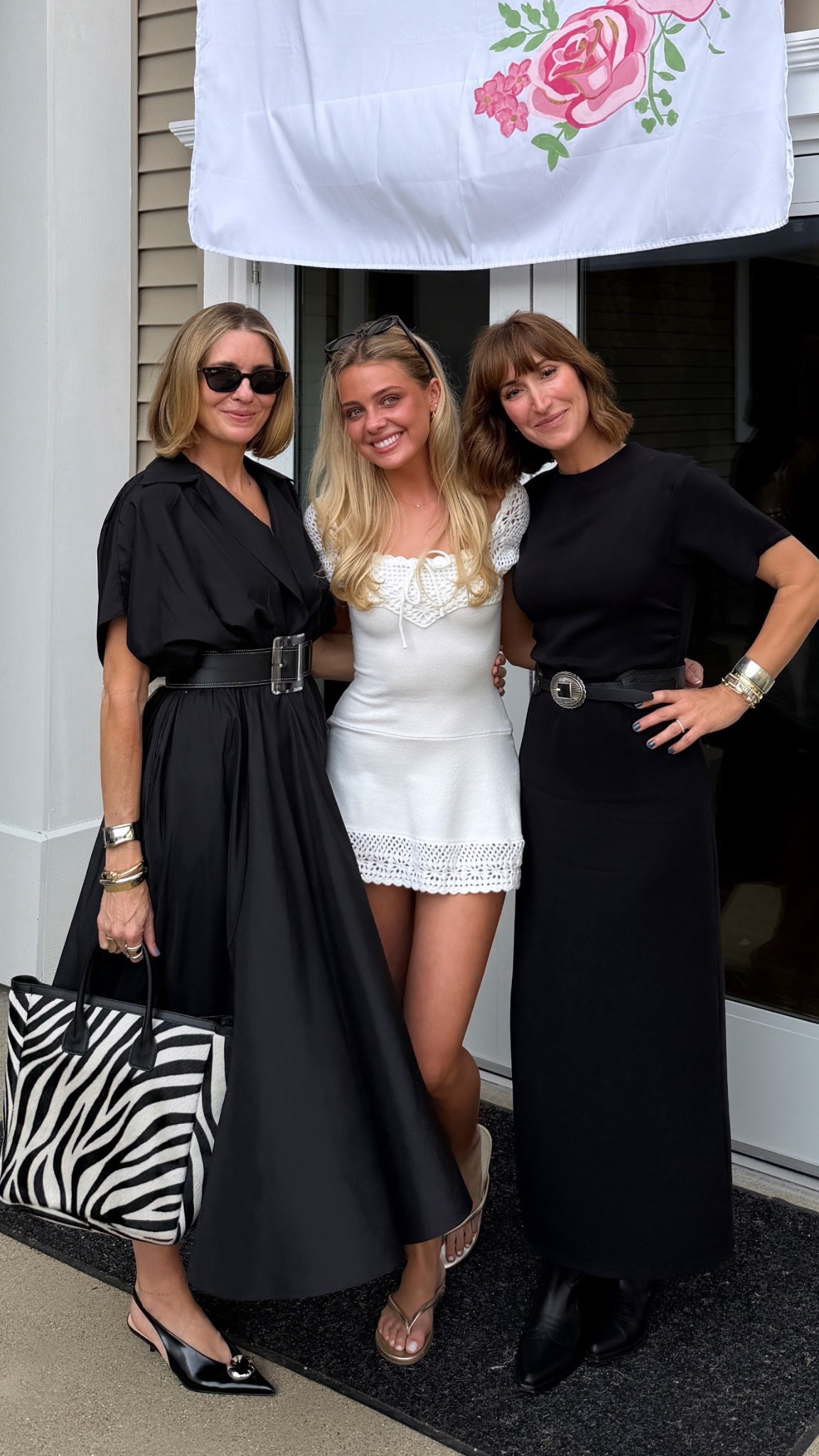 Moms W K N D 🖤✨