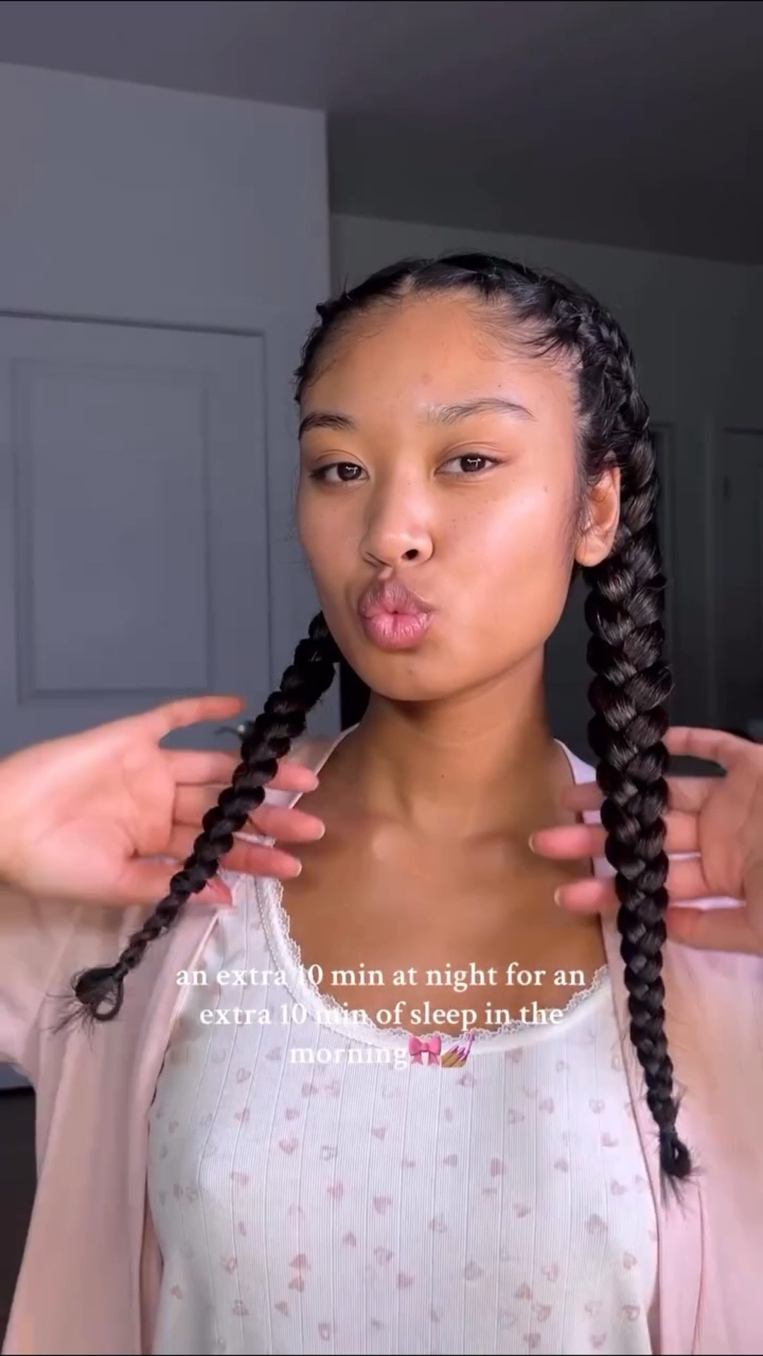 love waking up and not spending too long on my hair💅🏽 

@evahairnyc @hairitagebymindy @pureology 
#braidout #overnightcurls #relatable #blasianliv #hairtutorial