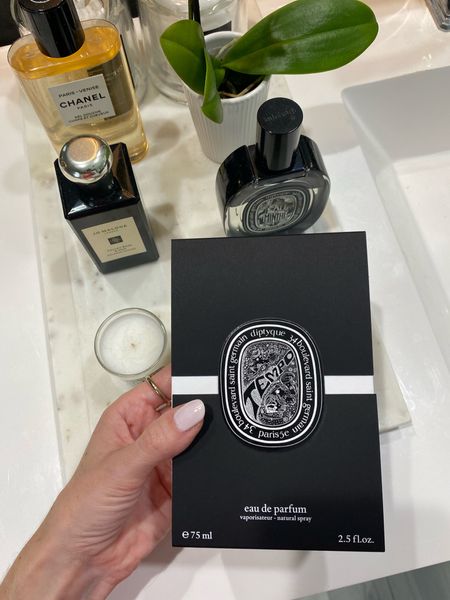 How would I describe this scent? Woody, Earthy, Spicy, simply intoxicating 🖤✨

Diptyque Tempo, my summer scent.

Do I love Diptyque because of the their scents? yes. Do I like Diptyque because of their packaging? Double yes 😍

#homedecor #bathroomdesign #perfume #perfumecollection #diptyque #diptyqueparis #summer #bocaraton #bocaratonflorida


#LTKhome #LTKSeasonal #LTKbeauty