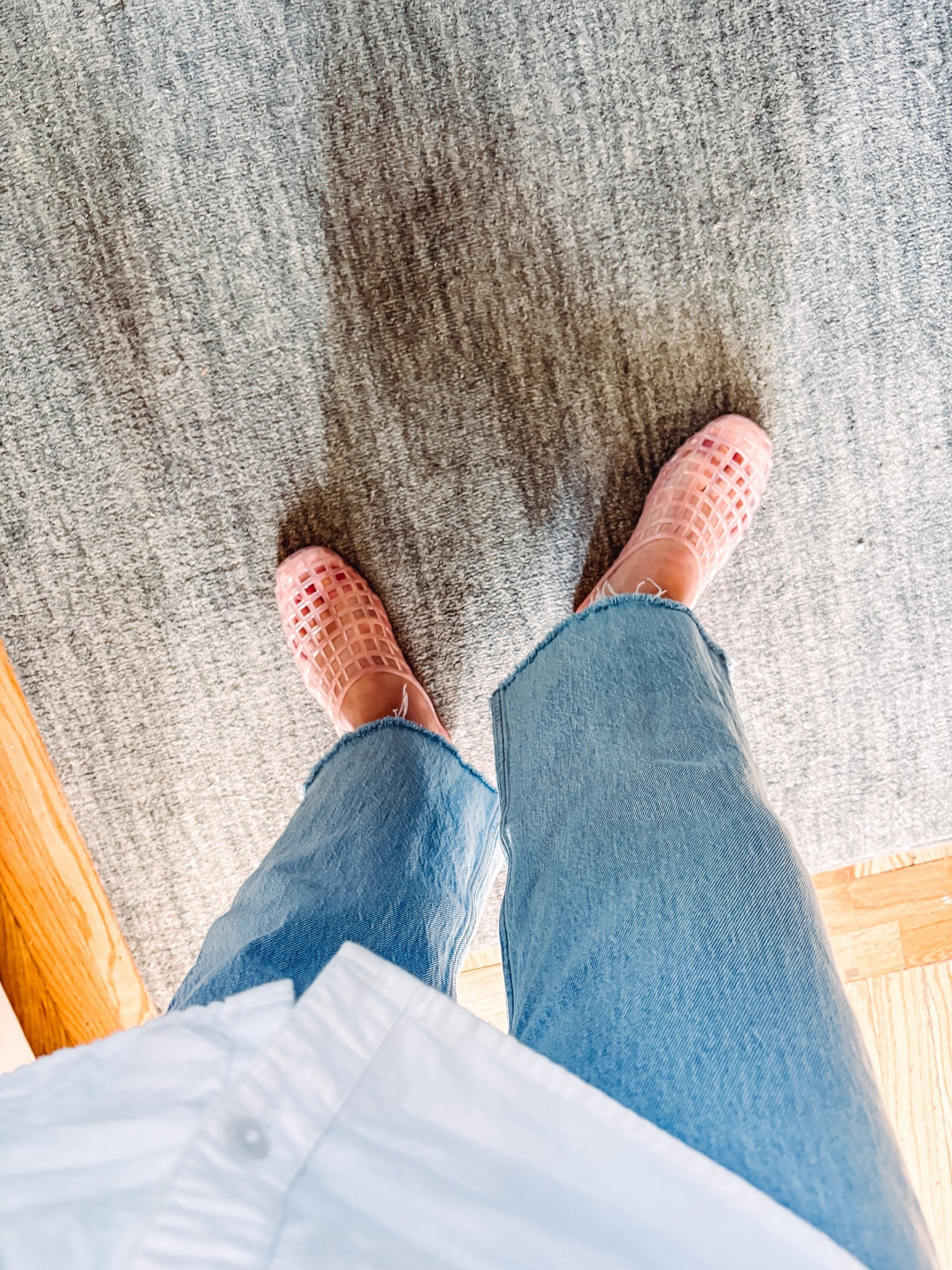 Light pink jelly mules 
If you’re in between sizes go half size up! 

#LTKSeasonal #LTKootd #LTKTravel