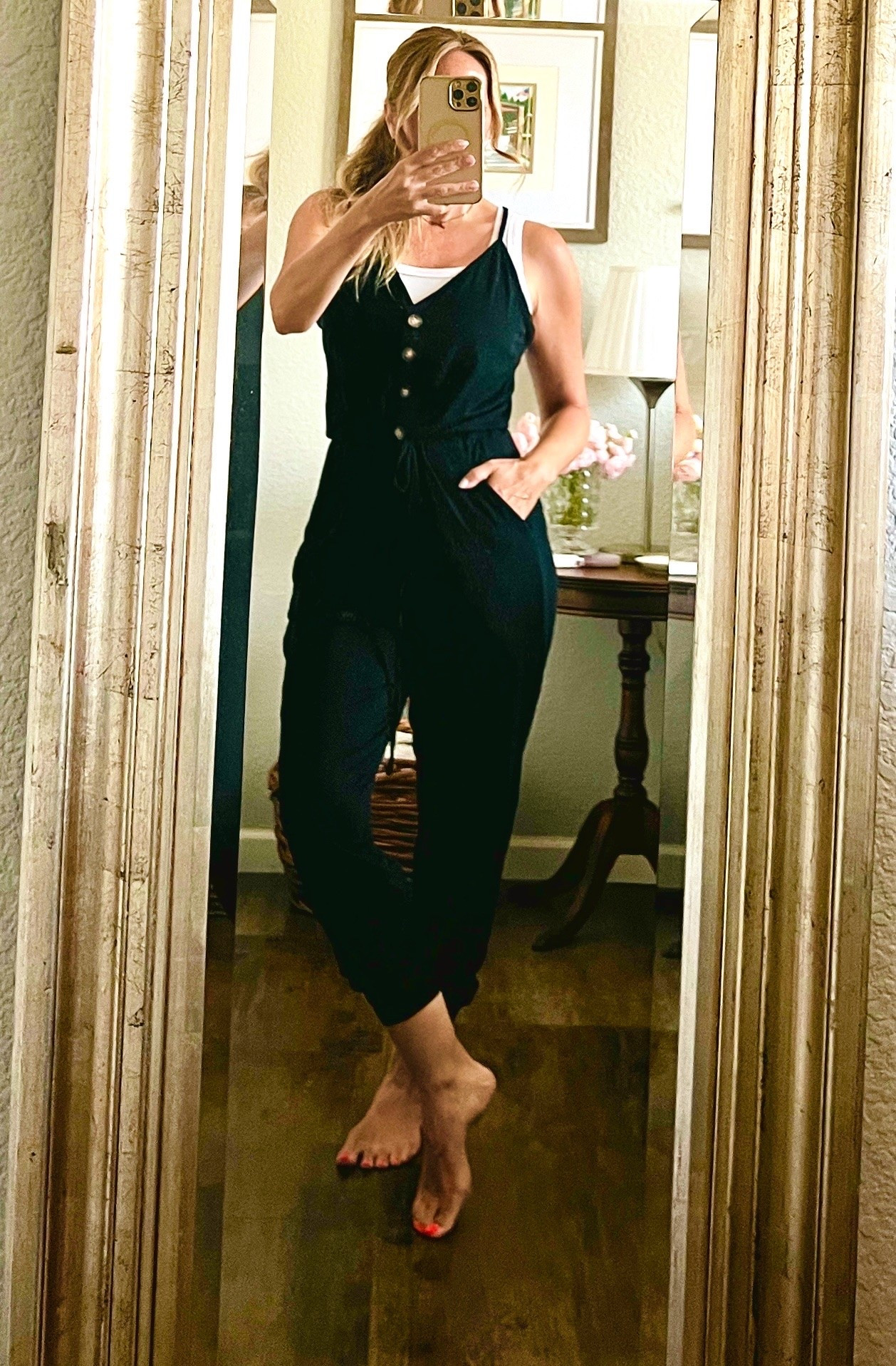 Comfortable, affordable relaxed, jumpsuit. Tire waist and jogger style, perfect for curvy petites! 

Xo,
Jill 💋

#LTKootd #LTKOver40 #LTKPetite