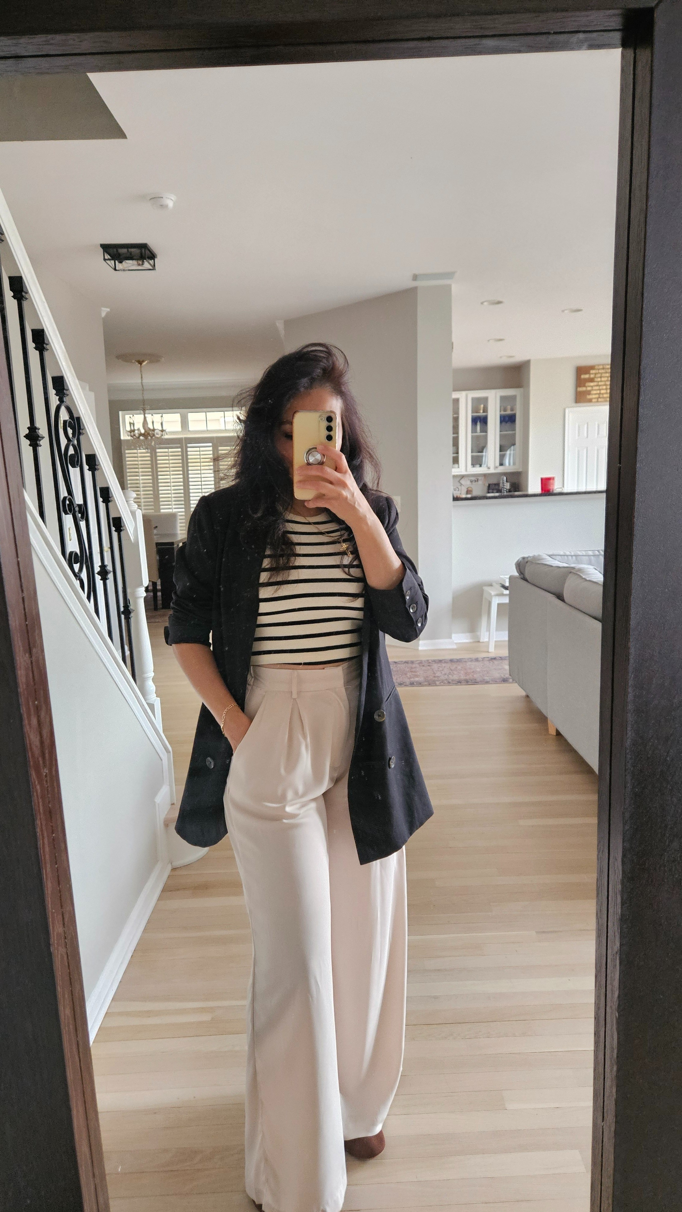 Crop top + trousers + blazer = chic


