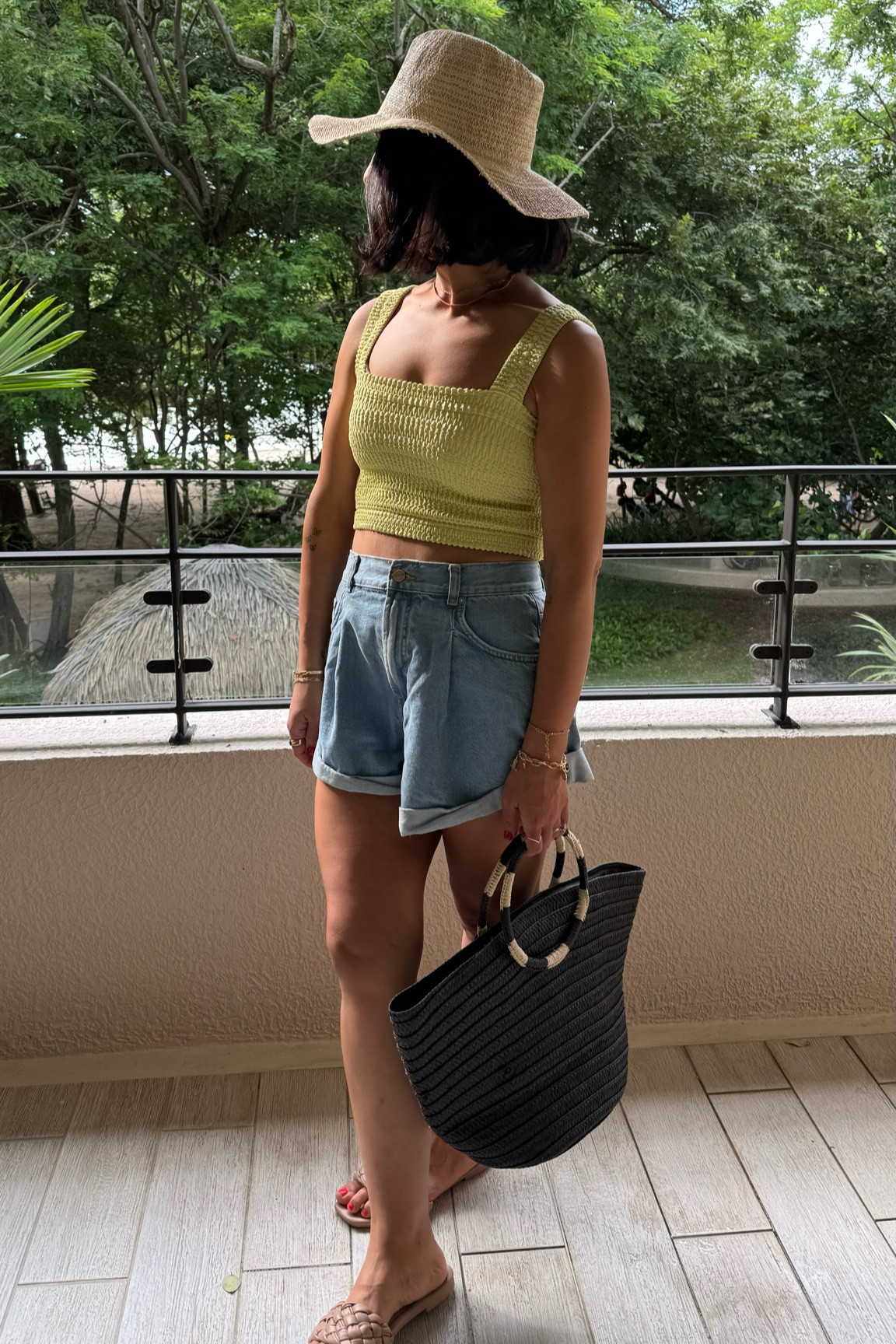 costa rica vacation fit

top : one size
shorts : small 

#LTKFindsUnder100 #LTKStyleTip #LTKTravel