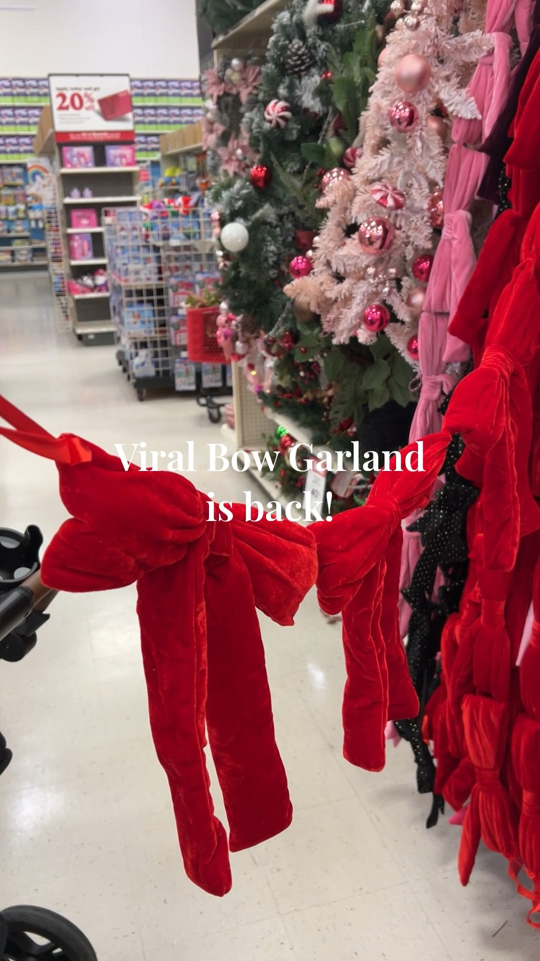 The viral velvet bow garland from last year is back!

Christmas decor, classic Christmas decor, Ralph lauren Christmas

#LTKHome #LTKHoliday #LTKSeasonal