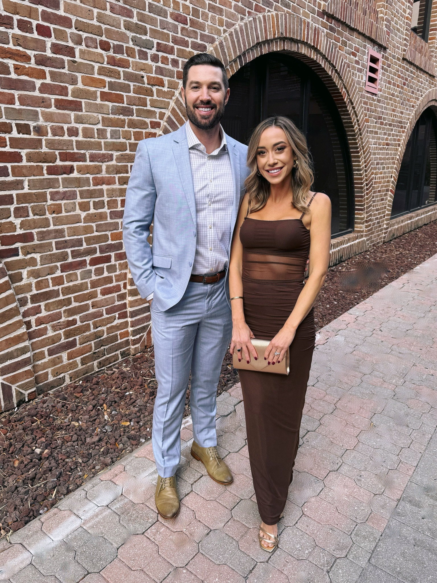 A moment for this perfect fall/winter wedding guest dress at a great price 🤎