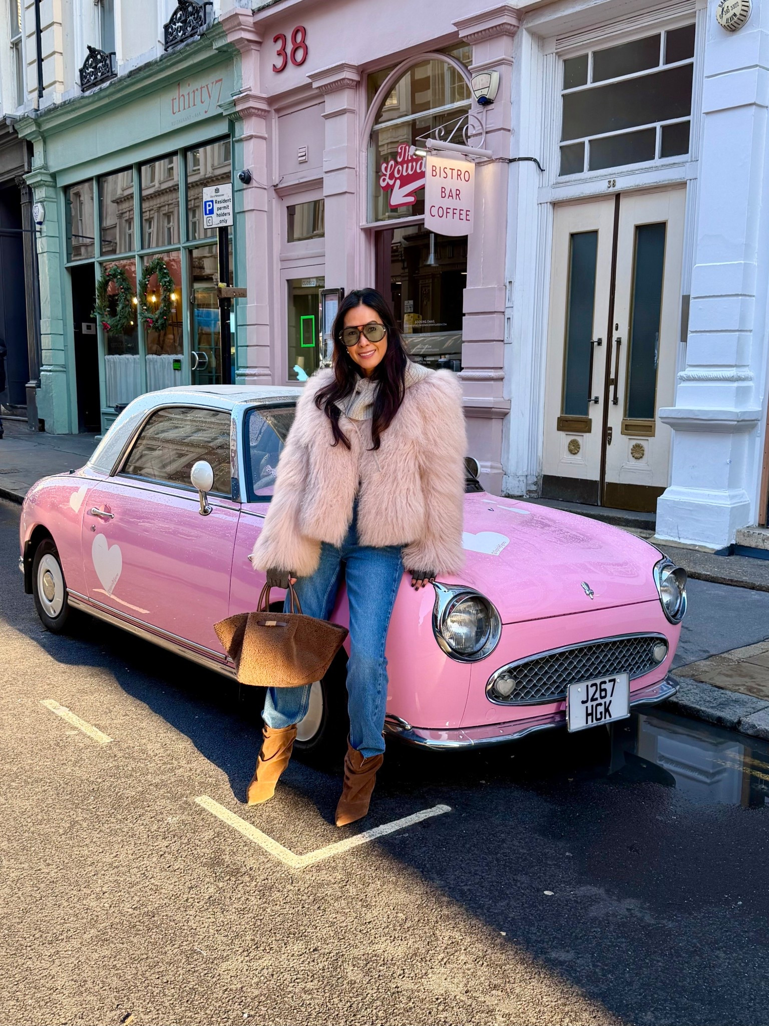 Outfit of the day
Jacket size Medium
Jeans size 8
Slouchy boots
Demellier midi New York 
Amazon sunnies 

#LTKuk #LTKeurope #LTKwinter