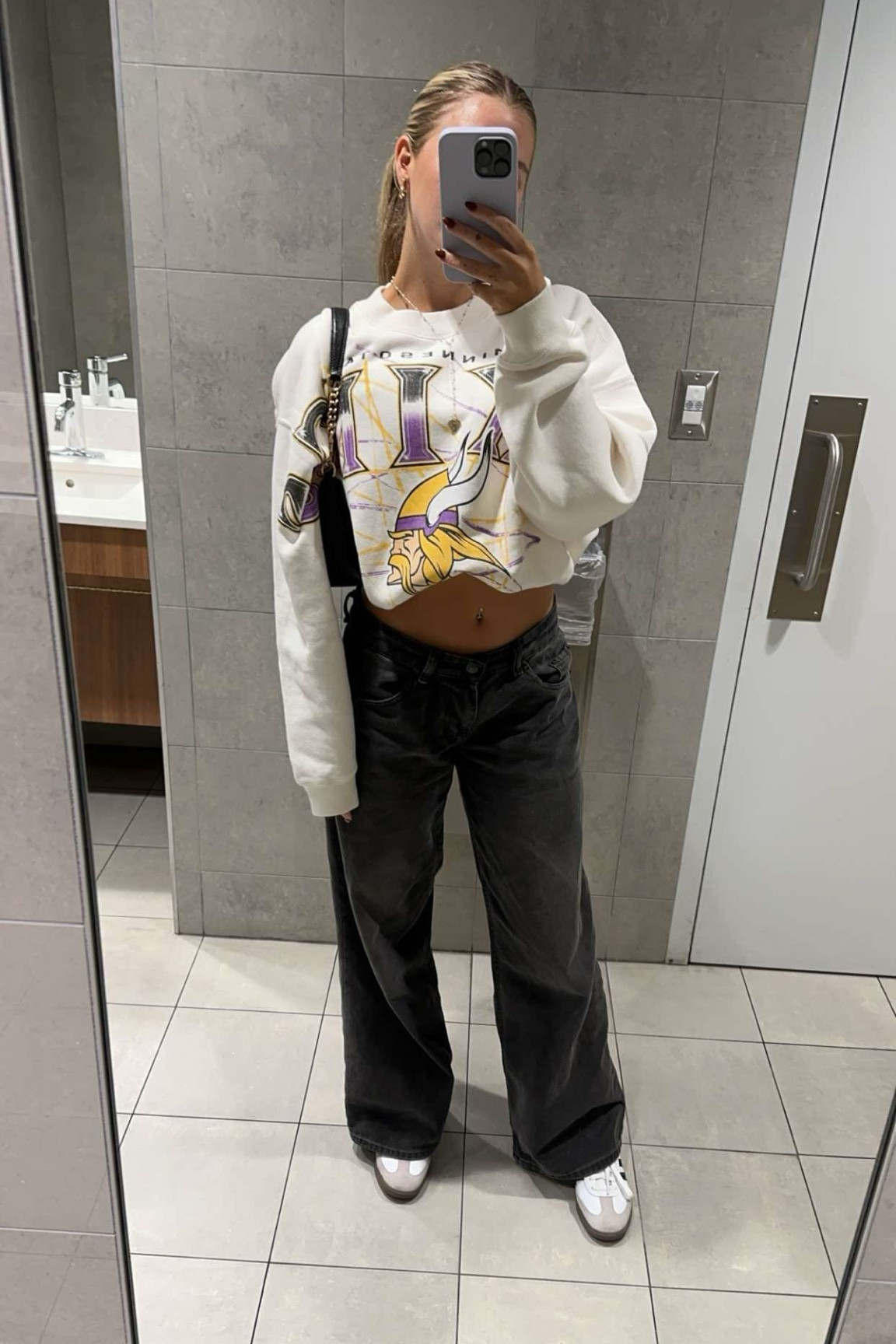 One of my favorite simple fits I own! #jeans #fashion #giftguide