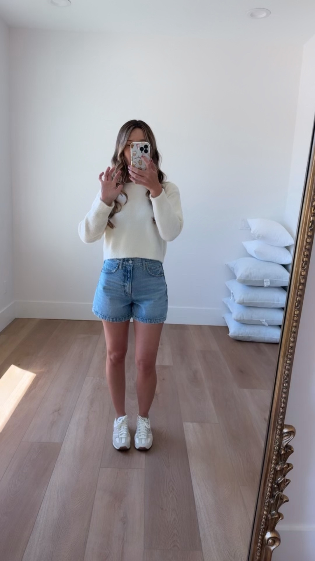 Cutest neutral spring outfits 
Sweater medium
Shorts 26
Sneakers tts
