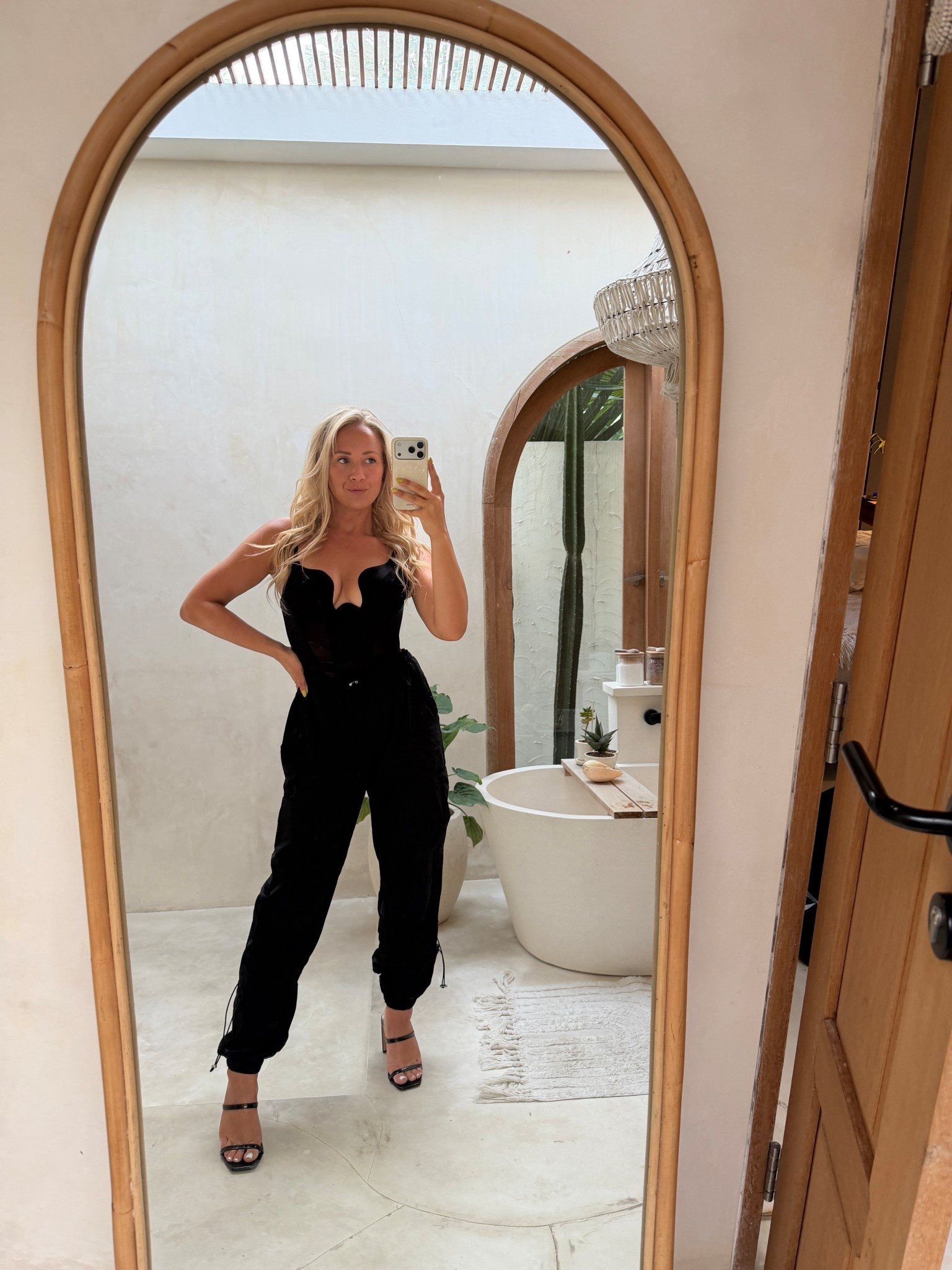 Night out in Bali 🖤

#LTKootd #LTKPetite #LTKFestival