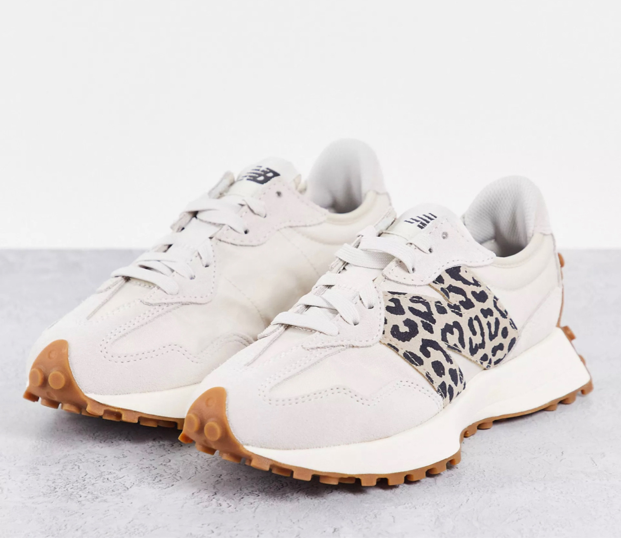 New balance 327

Leopard, neutral, runner, sneaker, beige, comfortable, walking, travel, casual outfit, fall style 

20% off code savings 

#LTKsalealert #LTKfitness #LTKshoecrush