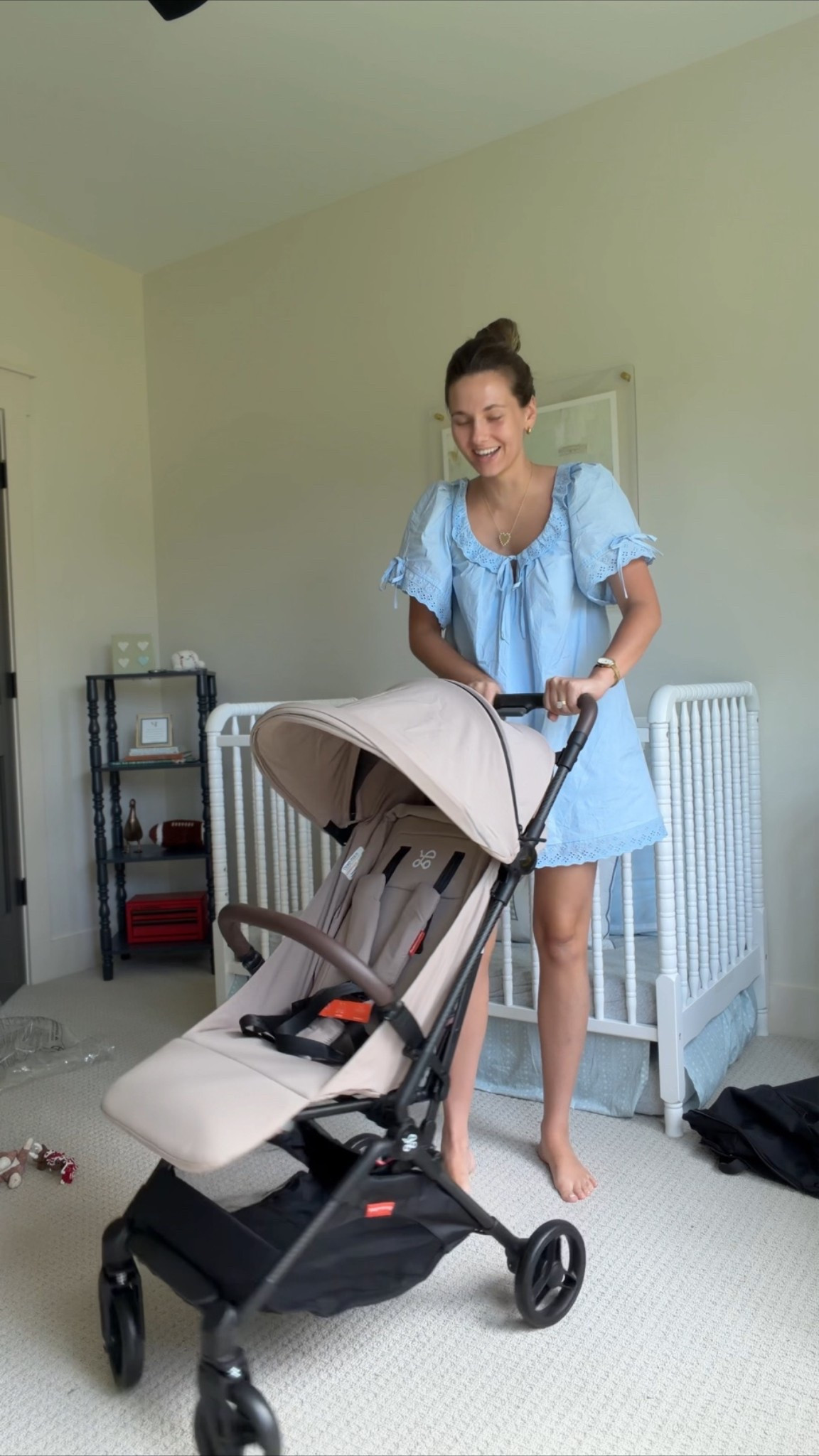 Best travel stroller! Can fold and unfold one handed - super light weight