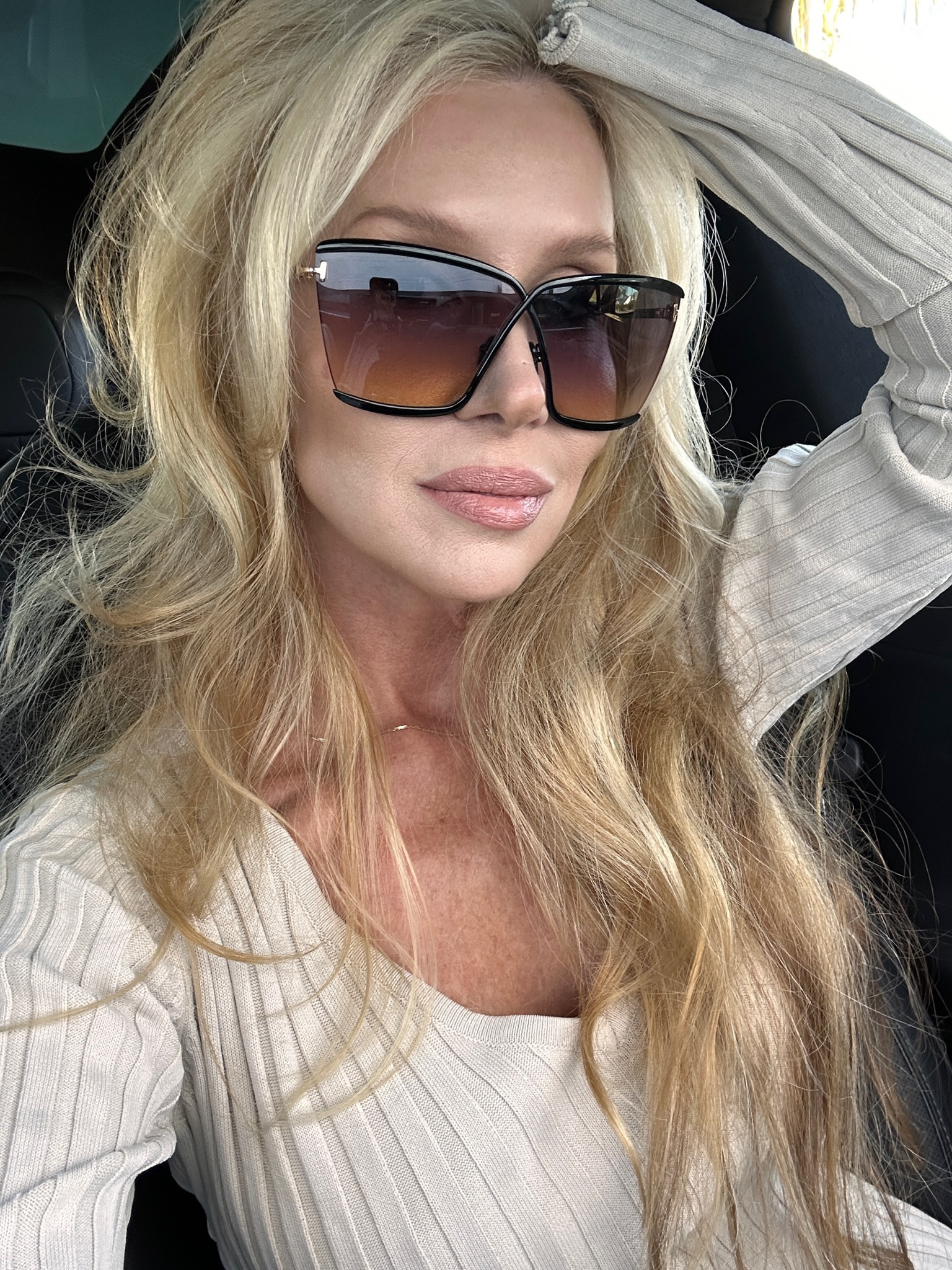 Tom Ford Elle Sunglasses Tom Ford Elle-02 FT0936 01B - Sunglasses for Woman  main image 3