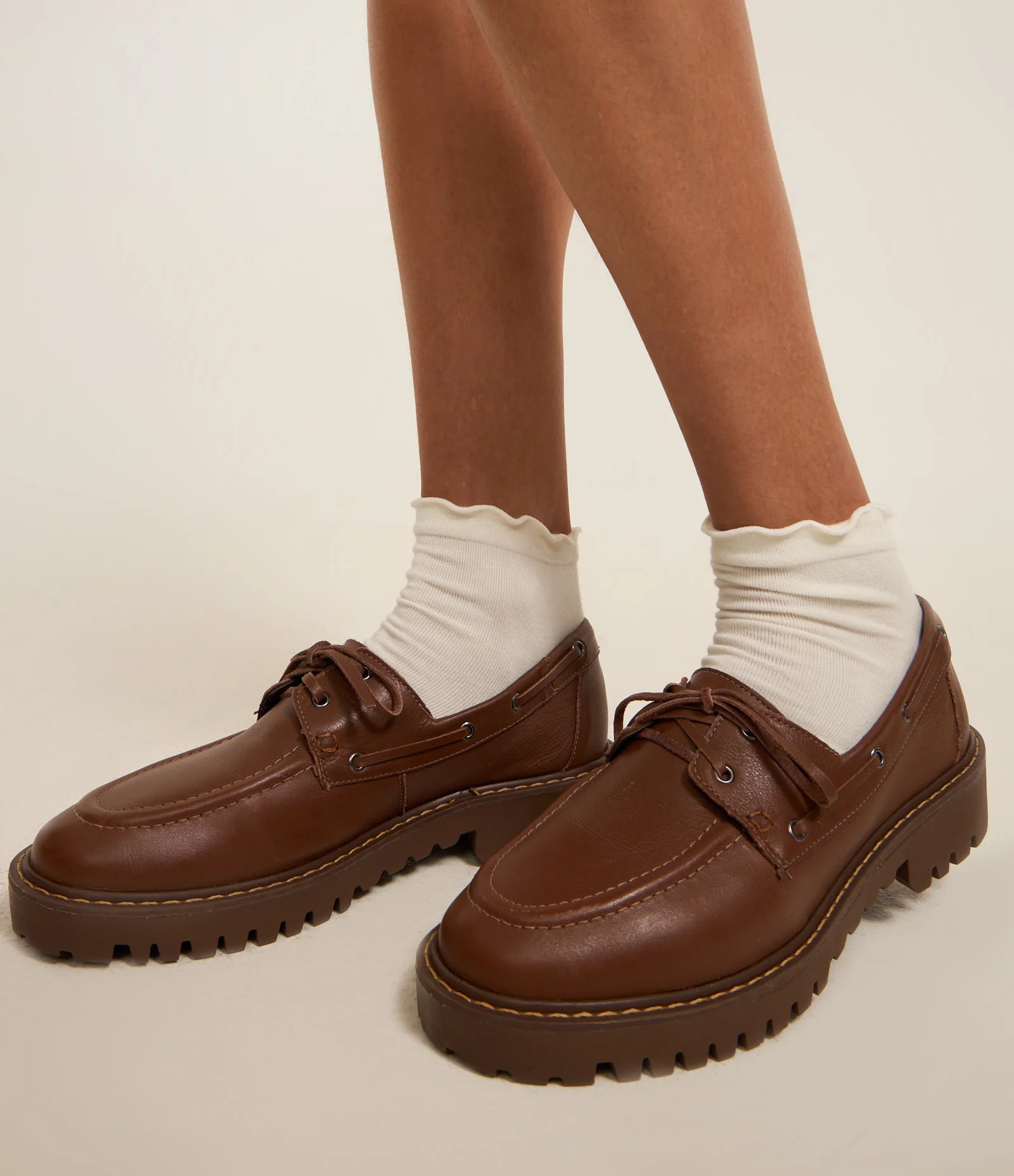 Sapato Dockside em Couro com Sola Tratorada e Detalhe de Ilhós Marrom - Lojas Renner | Renner (BR)
