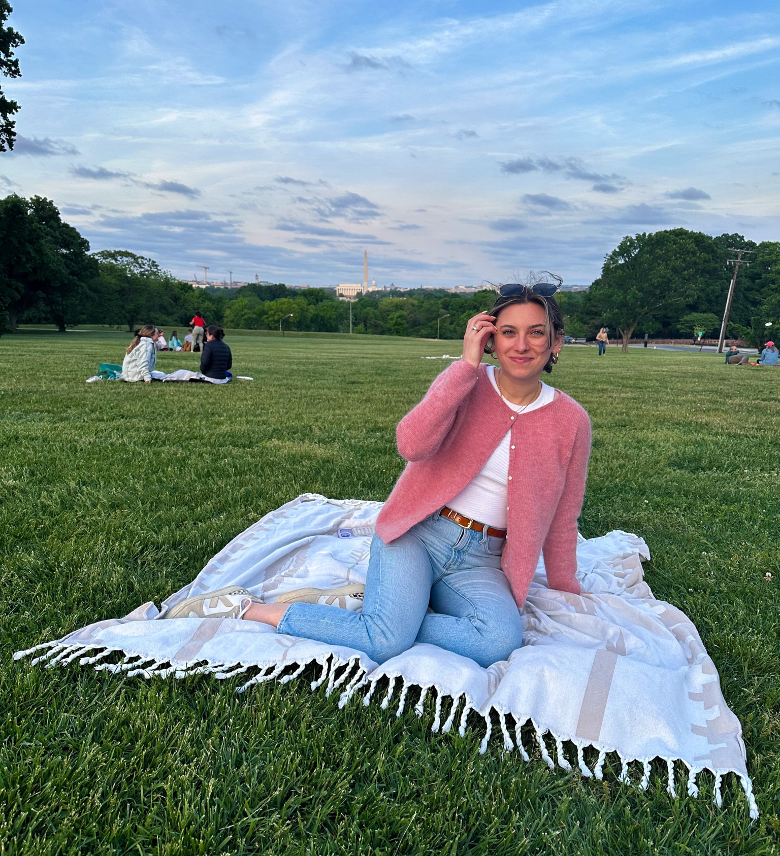 Spring outfit 🌸 my Veja sneakers are finally available again at Madewell!!

Cardigan outfit, sezane, sneakers, denim

#LTKFindsUnder100 #LTKShoeCrush