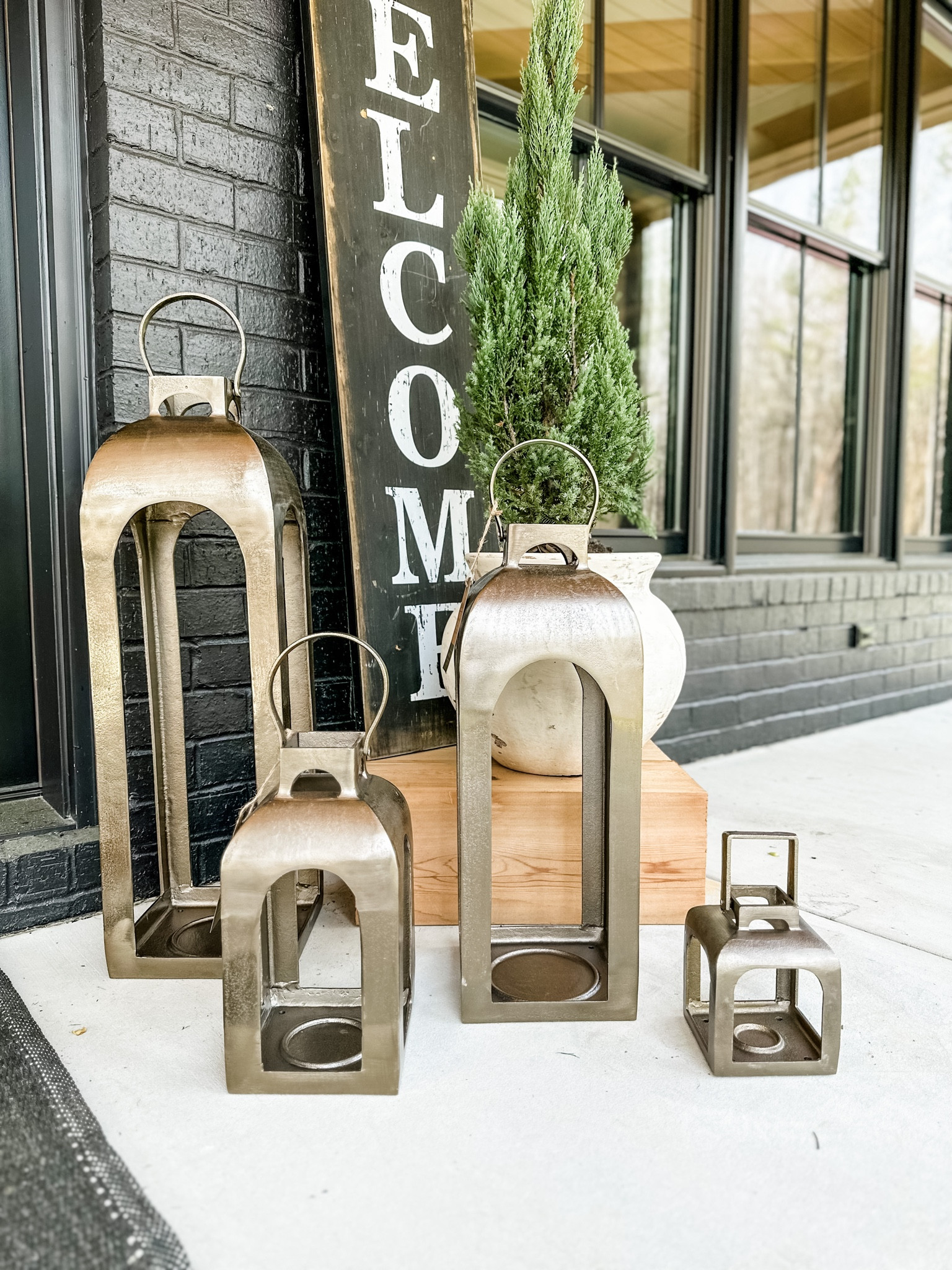 Front porch outdoor lanterns 

#LTKhome