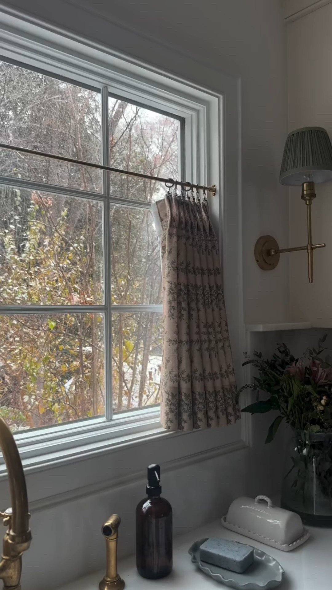 Choosing to find the joy in the cool and calm. To use this season to reset all the things. Whether it’s time for you, to organize, to improve, or simply recharge, make the most of it. How can I help?!

Side note: my curtains are always a big hit. Two codes for you:

Floral: MEGLEONARD for 24% off sitewide | Stripes: MEG for an extra 10% off sitewide 

Comment SHOP below to receive a DM with the link to this post on my LTK ⬇ https://liketk.it/5JAfx

#classichomedecor #traditionalhome nancymeyers colonialhome coastalcottage