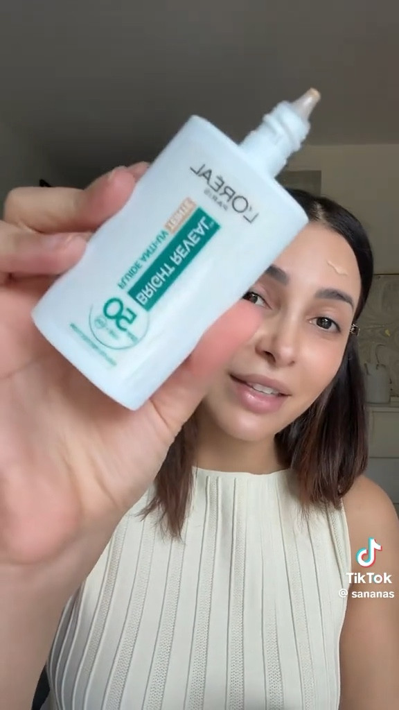 Fake it until you make it ! 
Summer glow oui mais sans oublier la protection solaire ! @L’Oréal Paris a sorti un fluide SPF 50 teinté et un stick SPF parfaits pour l’été ! Vous pensez quoi de cette gamme Bright Reveal ?

#skincare #lorealparis #UVessentials #SPFroutine

#LTKsummer #LTKbeauty #LTKfrance