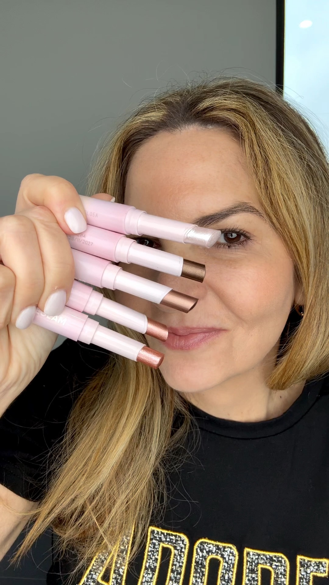 These sticks are so easy to use and the colors gorgeous 

#LTKootd #LTKBeauty