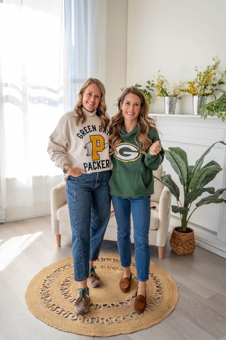 Game day outfit ideas! 🏈

Green Bay Packers  football season  football game  sweatshirt  jeans  casual outfit @abercrombie