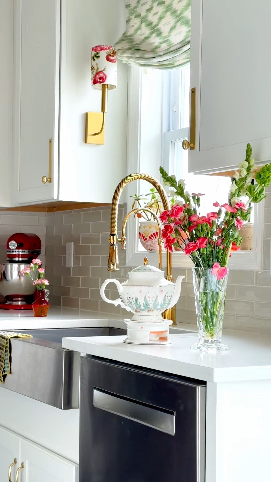 Favorite brass kitchen faucet!

#LTKHome #LTKmomlife #LTKdayinmylife
