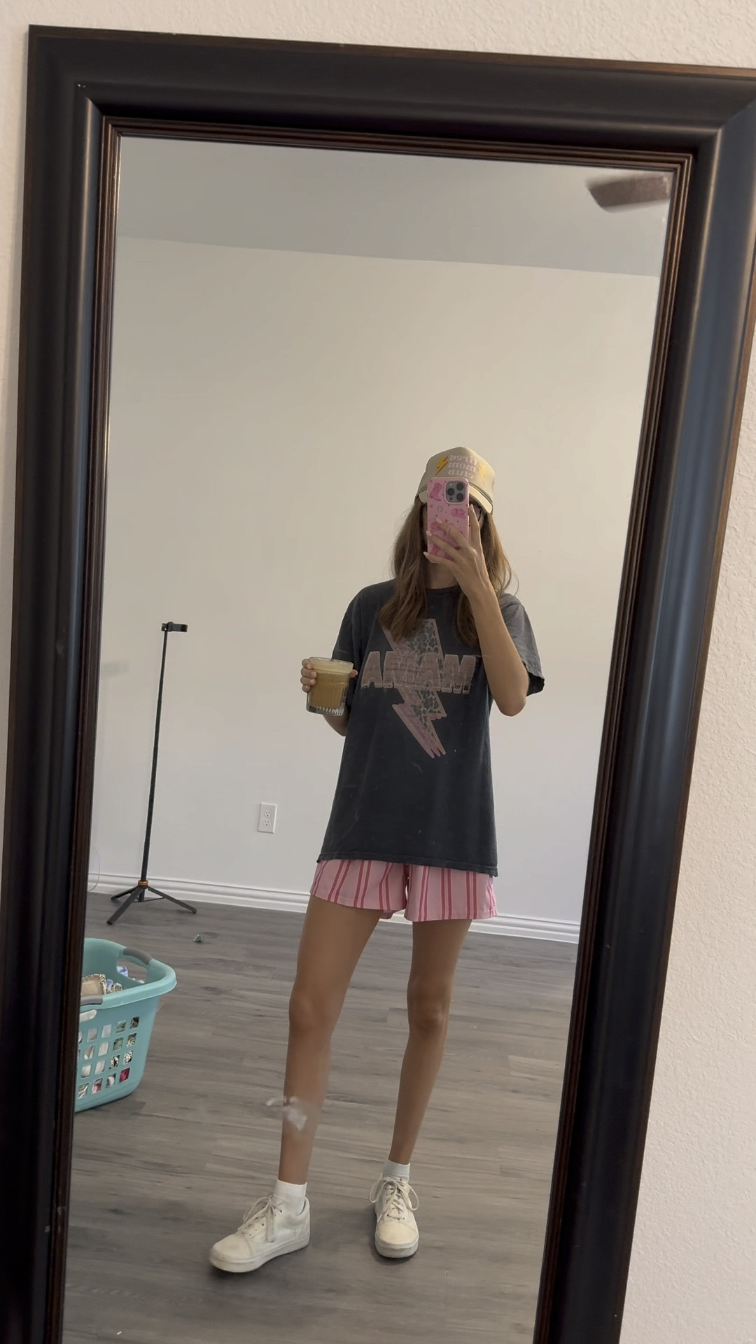 Sahm | Amazon | boxer short | casual | vans | ootd 

#LTKStyleTip #LTKFindsUnder100