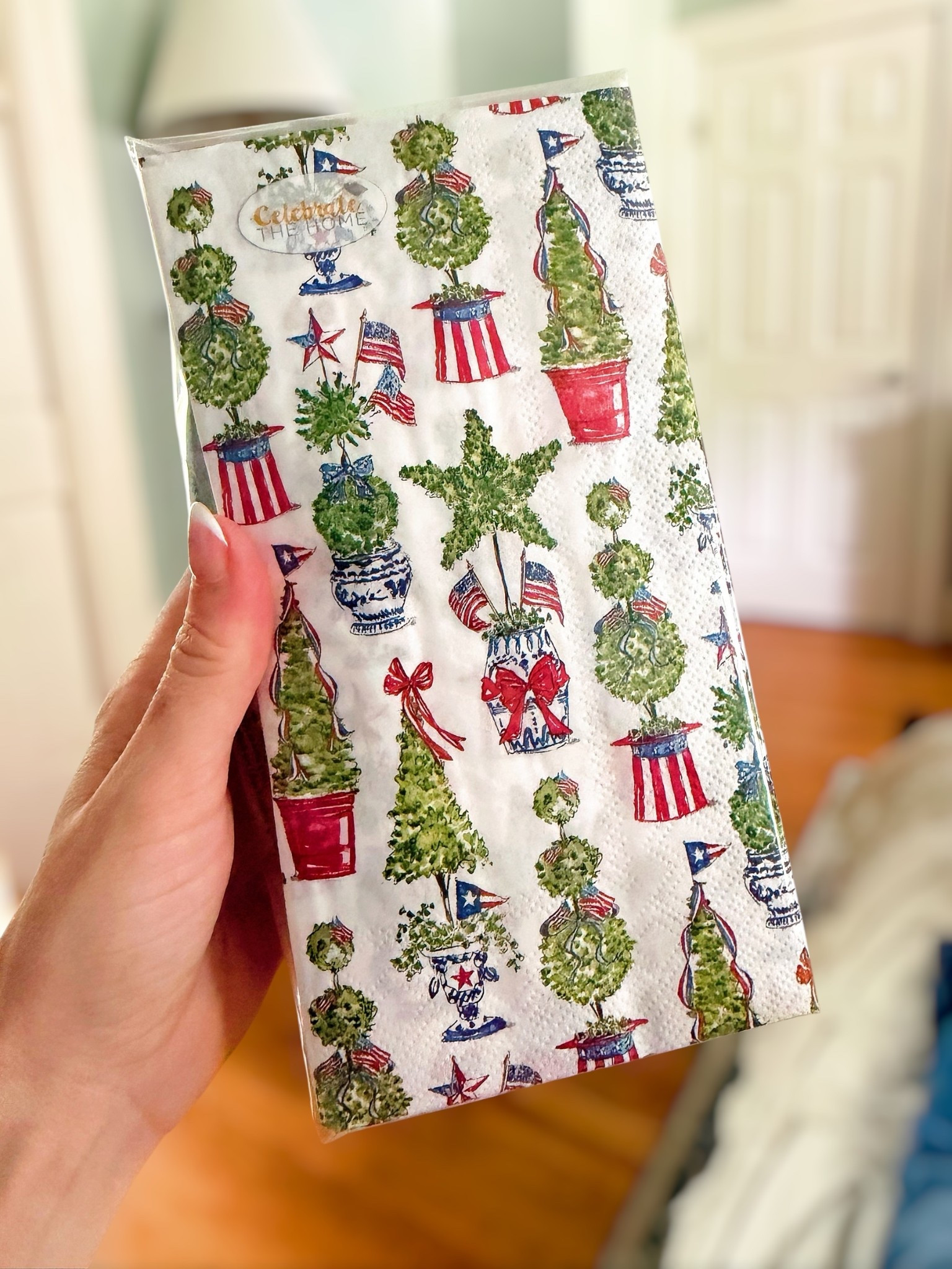 Patriotic Grandmillennial Guest Towels 🇺🇸💙❤️


The sweetest little touch for your summer hosting 🤍 these patriotic guest paper towels bring all the grandmillennial charm with topiaries, bows, and classic red, white & blue details 🇺🇸 Perfect for your powder room, kitchen, or bar cart when entertaining for Memorial Day or the Fourth of July 🎆

Mine are from HomeGoods/HomeSense, but I’ve linked very similar styles that give the same elevated, preppy hostess feel ✨ such an easy way to make your home feel festive without a lot of effort!

patriotic decor, grandmillennial style, preppy home decor, chinoiserie, summer entertaining, fourth of july decor, memorial day hosting, guest bathroom decor, paper guest towels, blue and white decor, coastal preppy home 💙

#LTKmomlife #LTKSeasonal #LTKHome