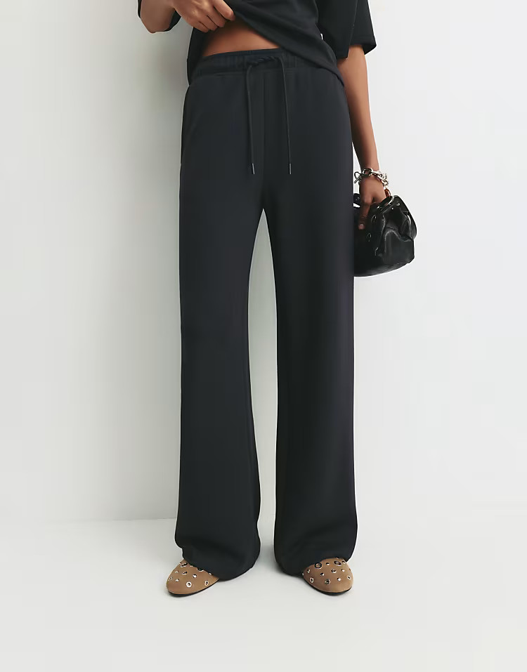 Stradivarius – Weiche, elegante Hose in Schwarz | ASOS (Global)