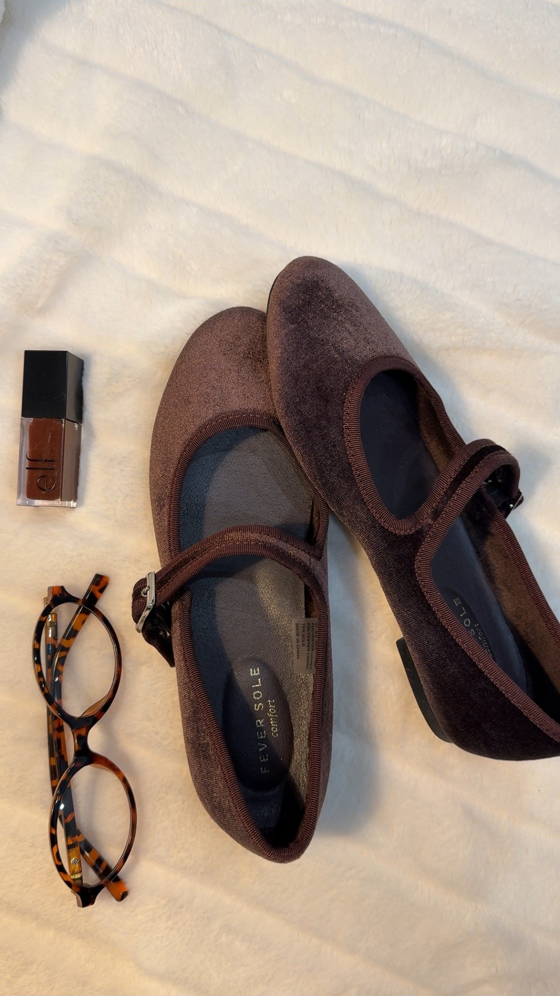 Mary jane ballet flats
Glasses 
Lip gloss 
#amazonfinds
#amazoncanada