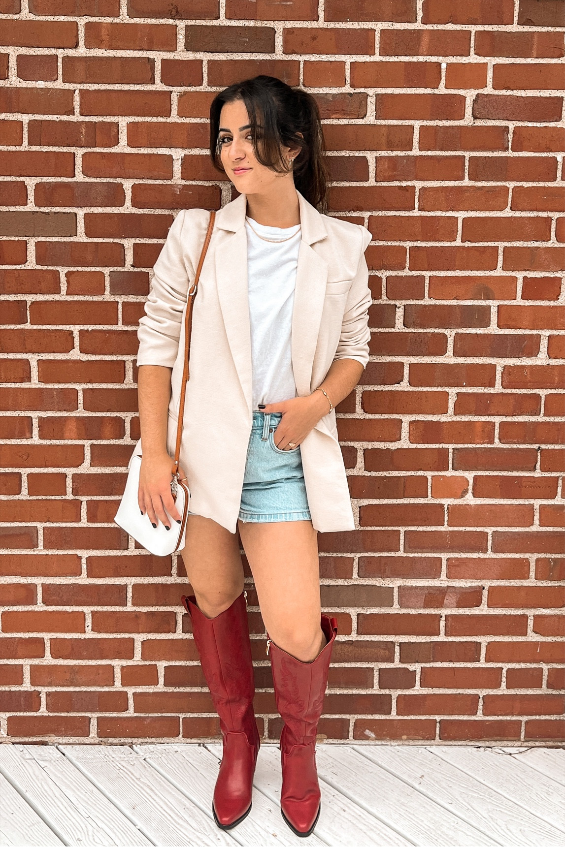 fall outfit inspo

fall blazer, denim shorts, red boots, knee high boots, cowboy boots, white purse, gold necklace 

#LTKSale #LTKSeasonal #LTKstyletip
