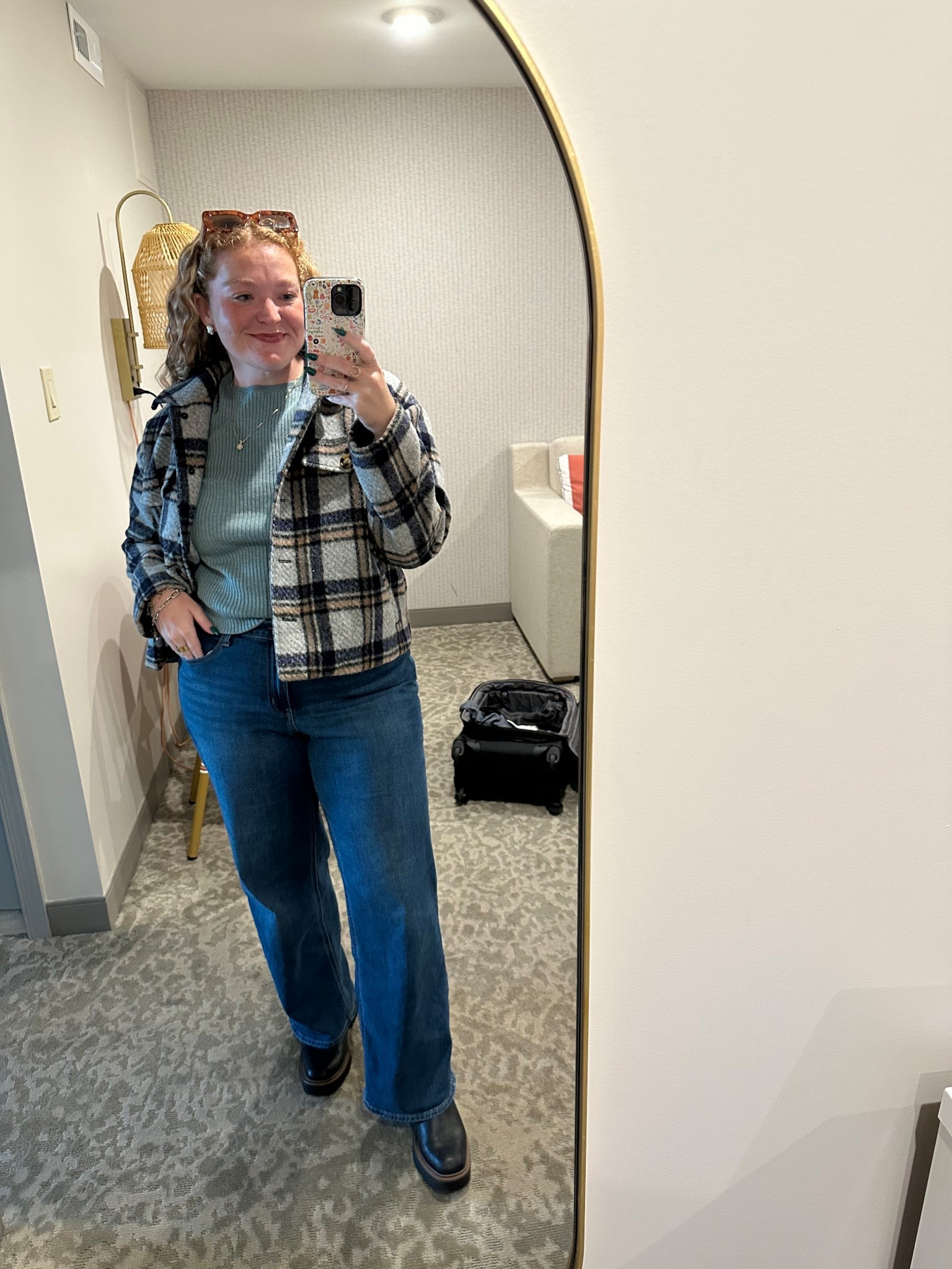 It’s layering season! Love this cropped shacket with a little bit of weight to it

#LTKStyleTip #LTKSeasonal #LTKFindsUnder100