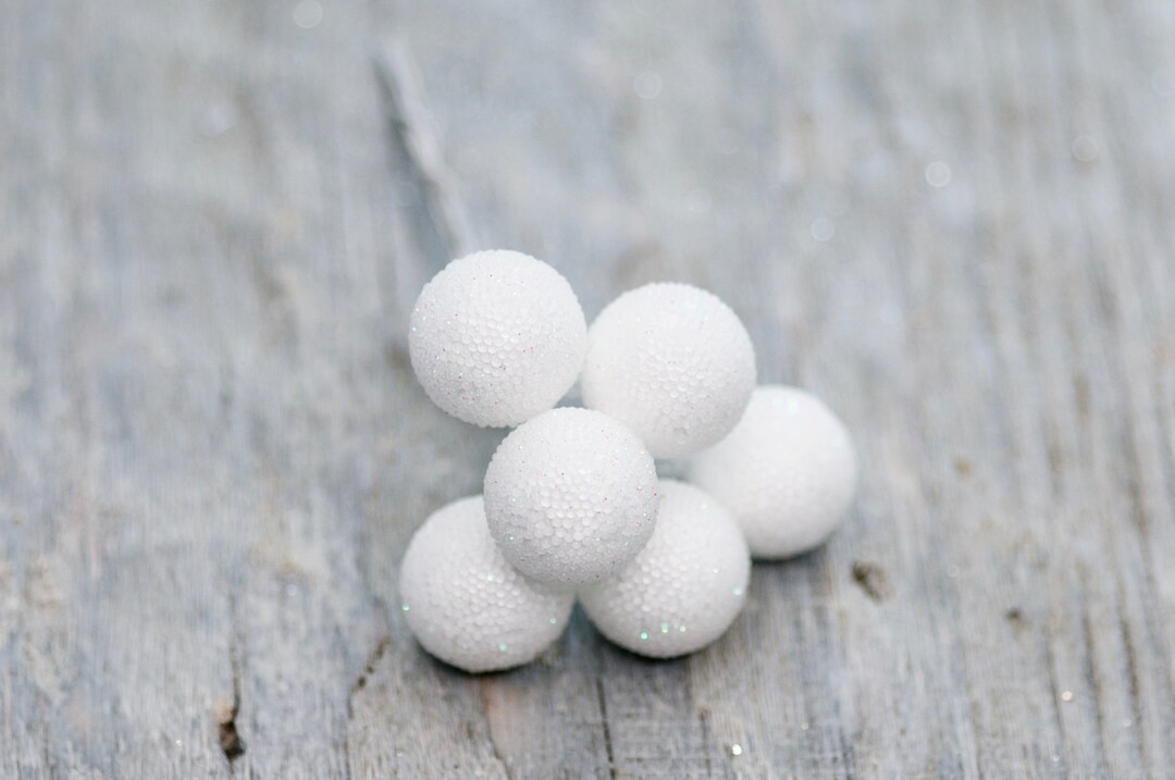 Decoraciones de Navidad blanca bola roja en alambre Año Nuevo Víspera Decoración Wreath Compon... | Etsy (US)