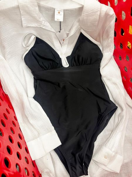 Love this black and white swimsuit from Target! 30% off right now too!

#LTKfindsunder50 #LTKswim