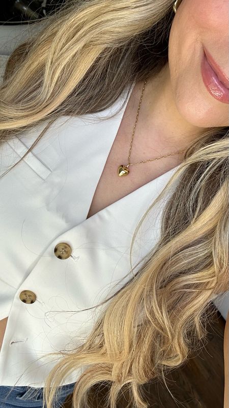 Details from today’s spring outfit — heart necklace, a chic vest and the perfect pinky nude lip! 

#LTKstyletip #LTKfindsunder100