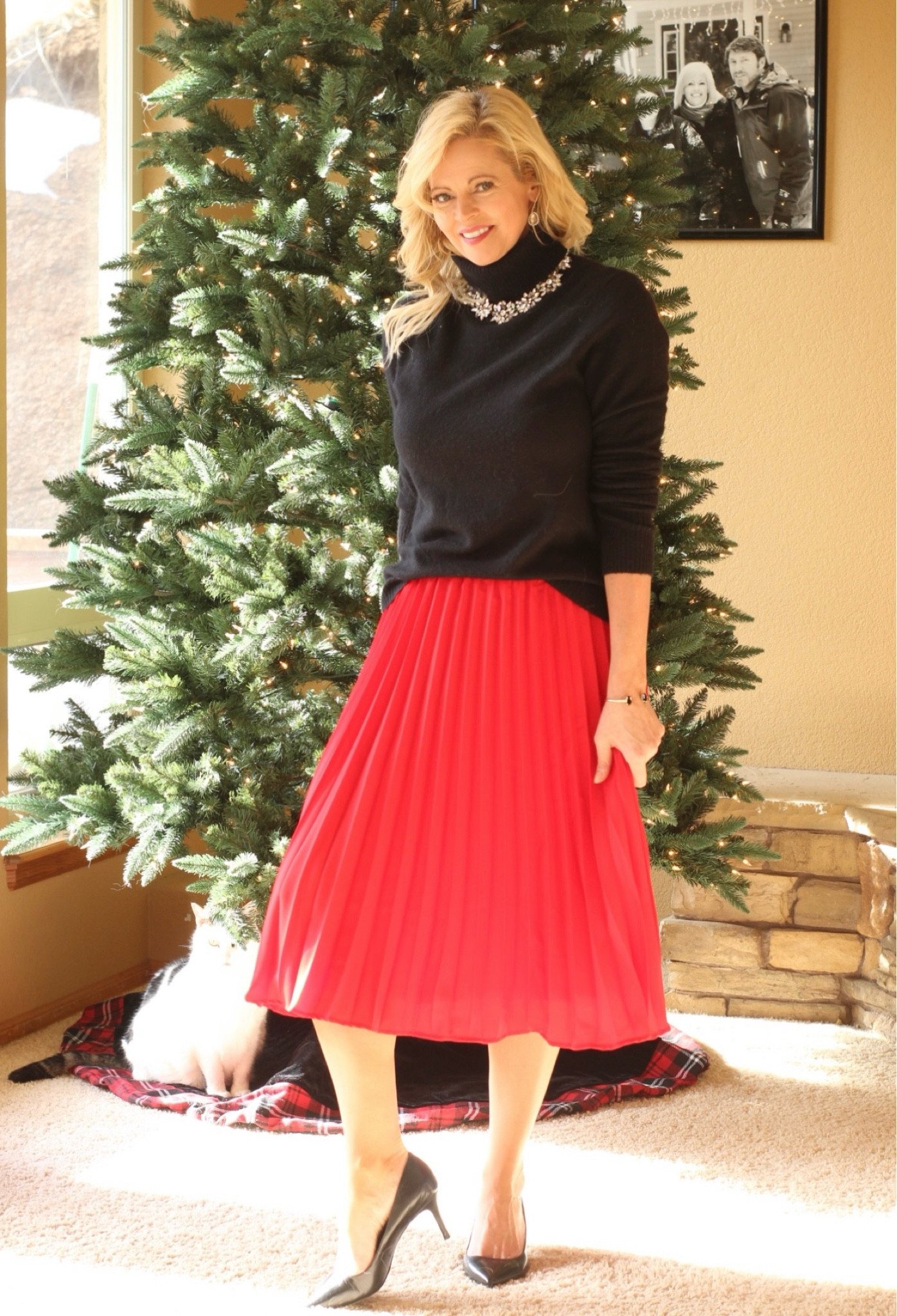 Elegant holiday outfit. Christmas party outfit idea. #holidaypartyoutfit #outfitidea #Christmasoutfit

#LTKOver40 #LTKParties #LTKHoliday