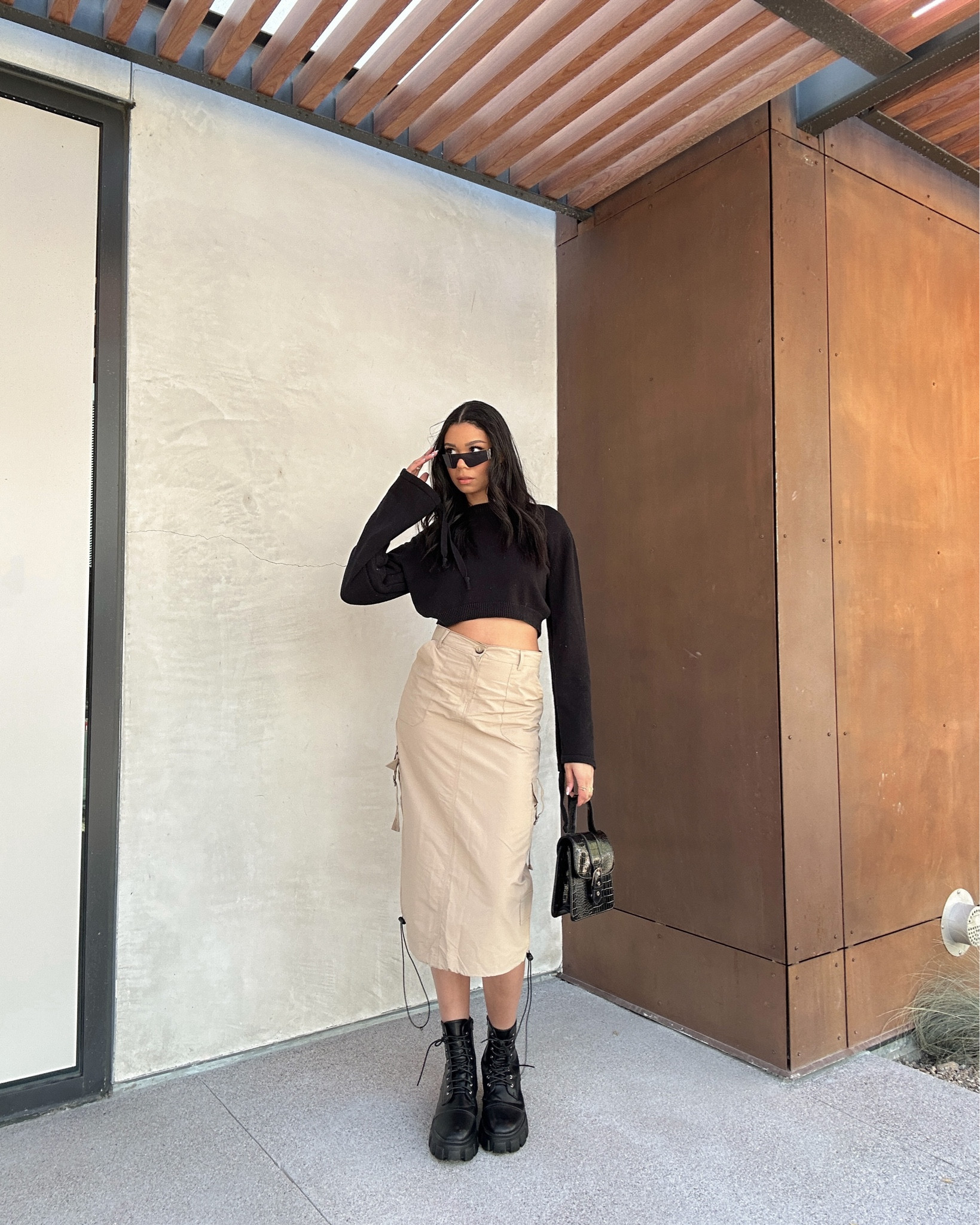 Cargo skirt, cargo maxi skirt, black sweater, fall outfits, edgy fashion, combat boots, chunky boots, chunky combat boots, black boots 