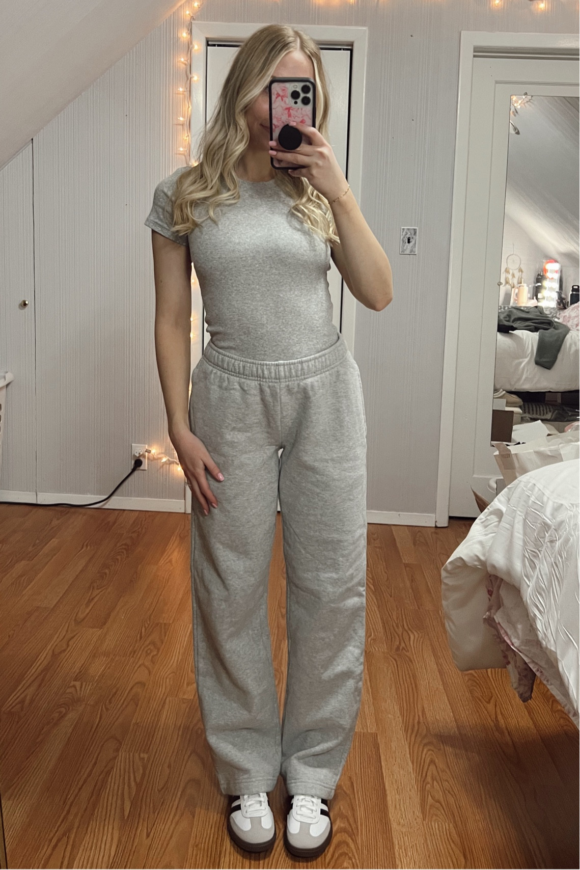 Aritzia loungewear set

#LTKCyberWeek #LTKHoliday #LTKGiftGuide