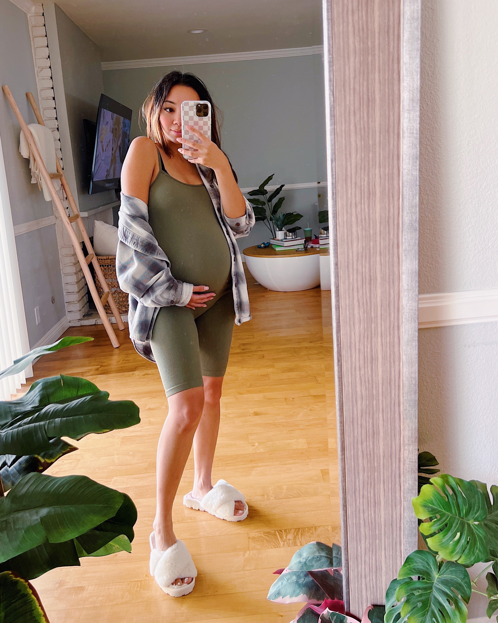 Add a flannel over a romper bodysuit for an elevated look that transcends the seasons 


Romper, bodysuit, fuzzy slippers, flannel, shacket, cozy outfit, fall outfit ideas, maternity style, pregnancy fashion, pregnancy style, expecting mama

#LTKbump #LTKstyletip #LTKSeasonal