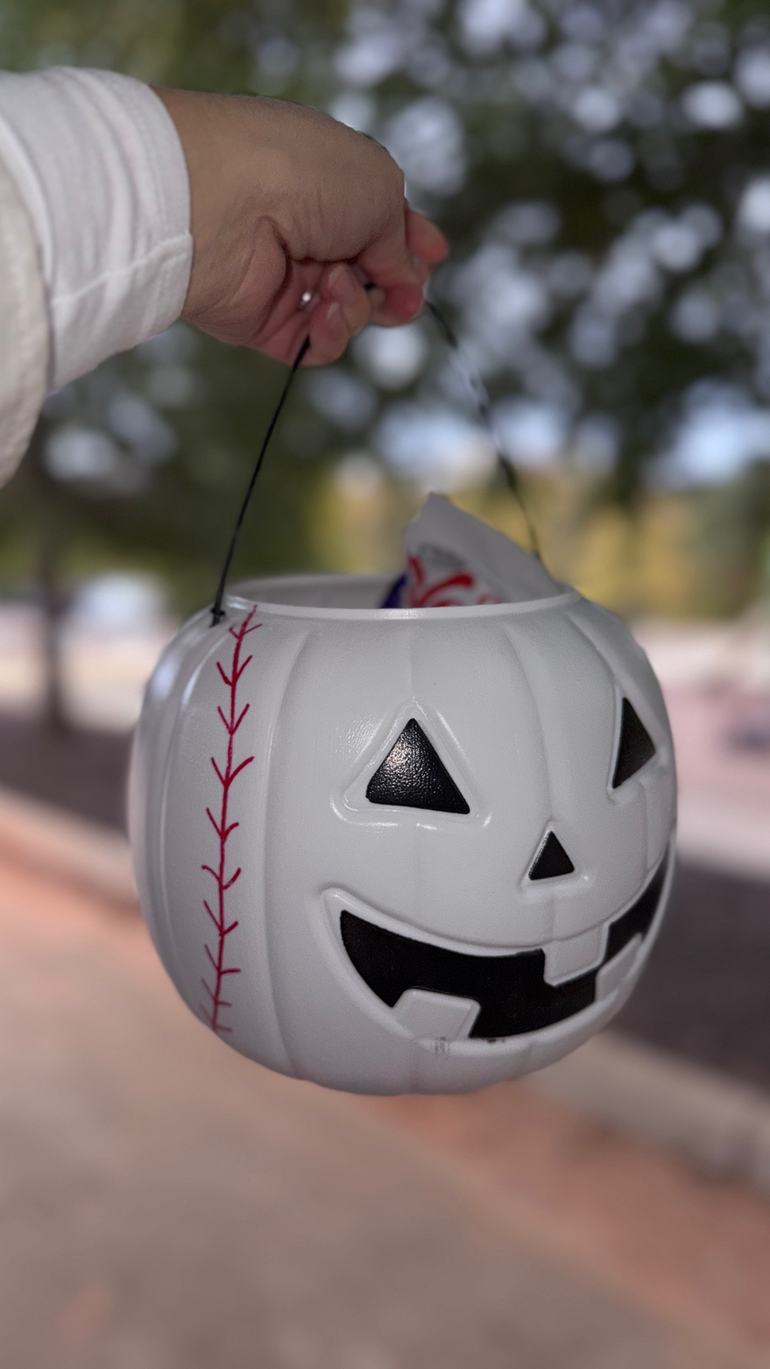 The ultimate snack bags these Halloween baseball buckets are sure to be a hit at your kid‘s next sporting event 

#LTKKids #LTKSeasonal #LTKHalloween