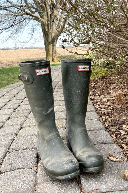 The best garden boots/rain boots for petites are kids’ hunter boots! The perfect height and super comfortable, as well as about $100 cheaper than the grown-up sizes!

#LTKSeasonal #LTKunder100 #LTKhome
