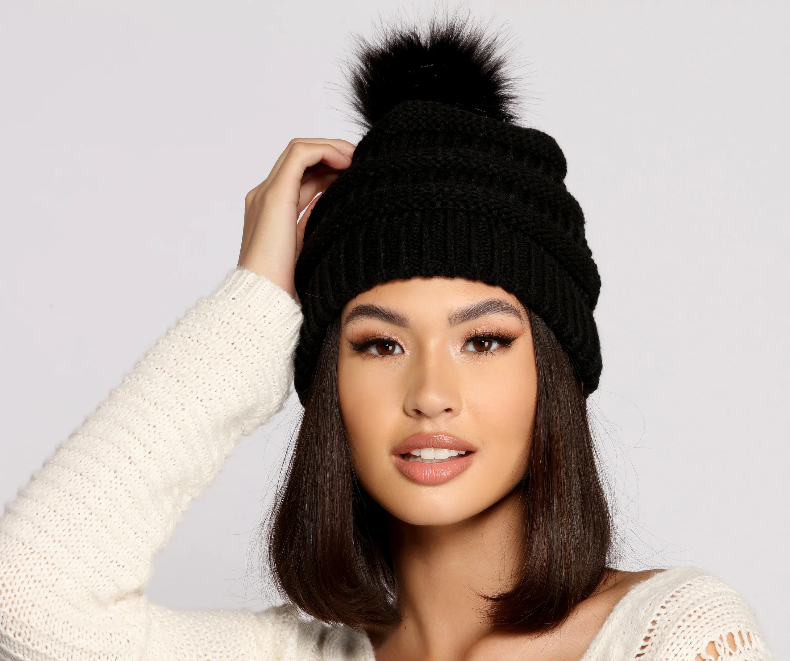 Chunky Knit Pom Beanie | Windsor Stores