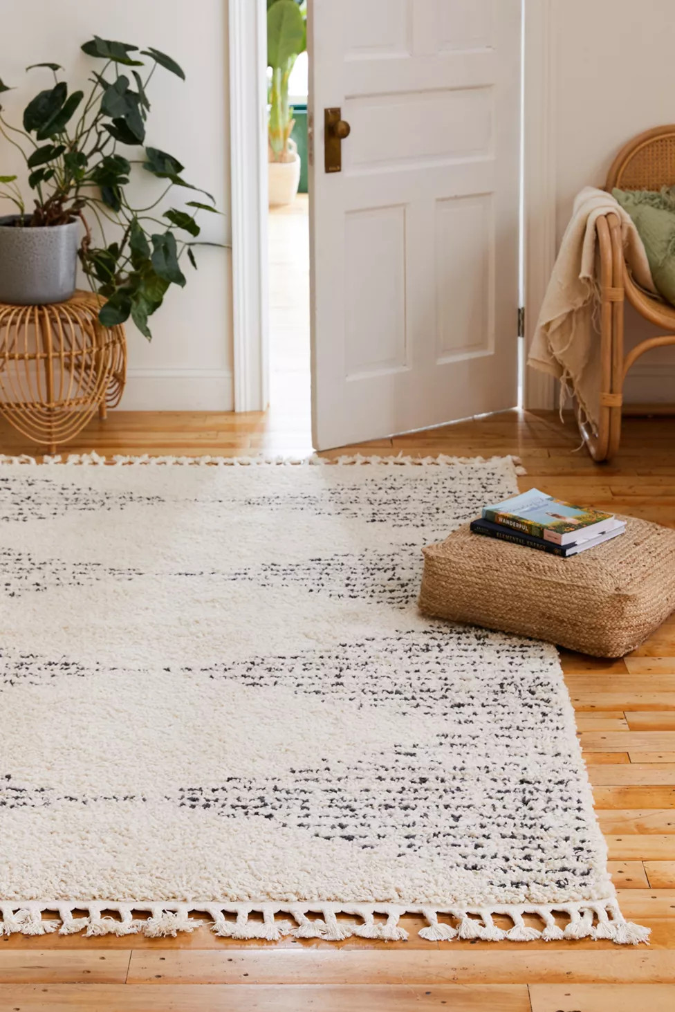 Rachel Tufted Rug | Urban Outfitters (US and RoW)
